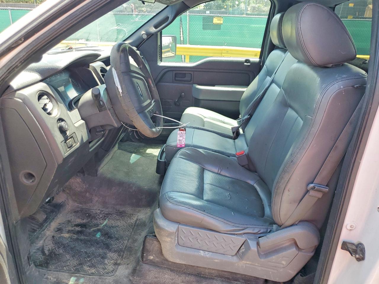 2013 Ford F150 White vin: 1FTMF1CM9DKF27811