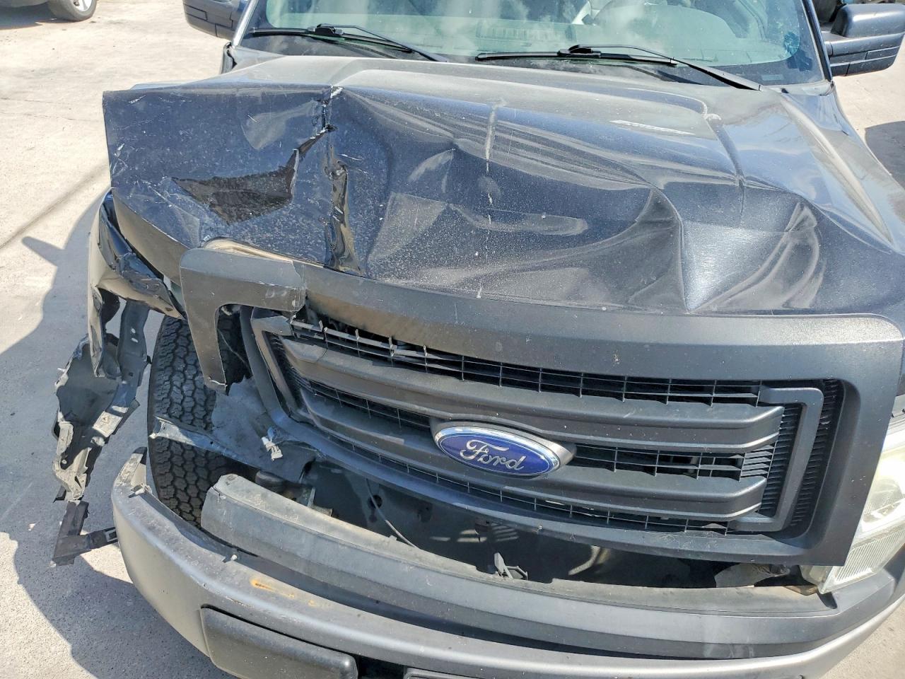 2013 Ford F150 Black vin: 1FTMF1CM9DKG25544