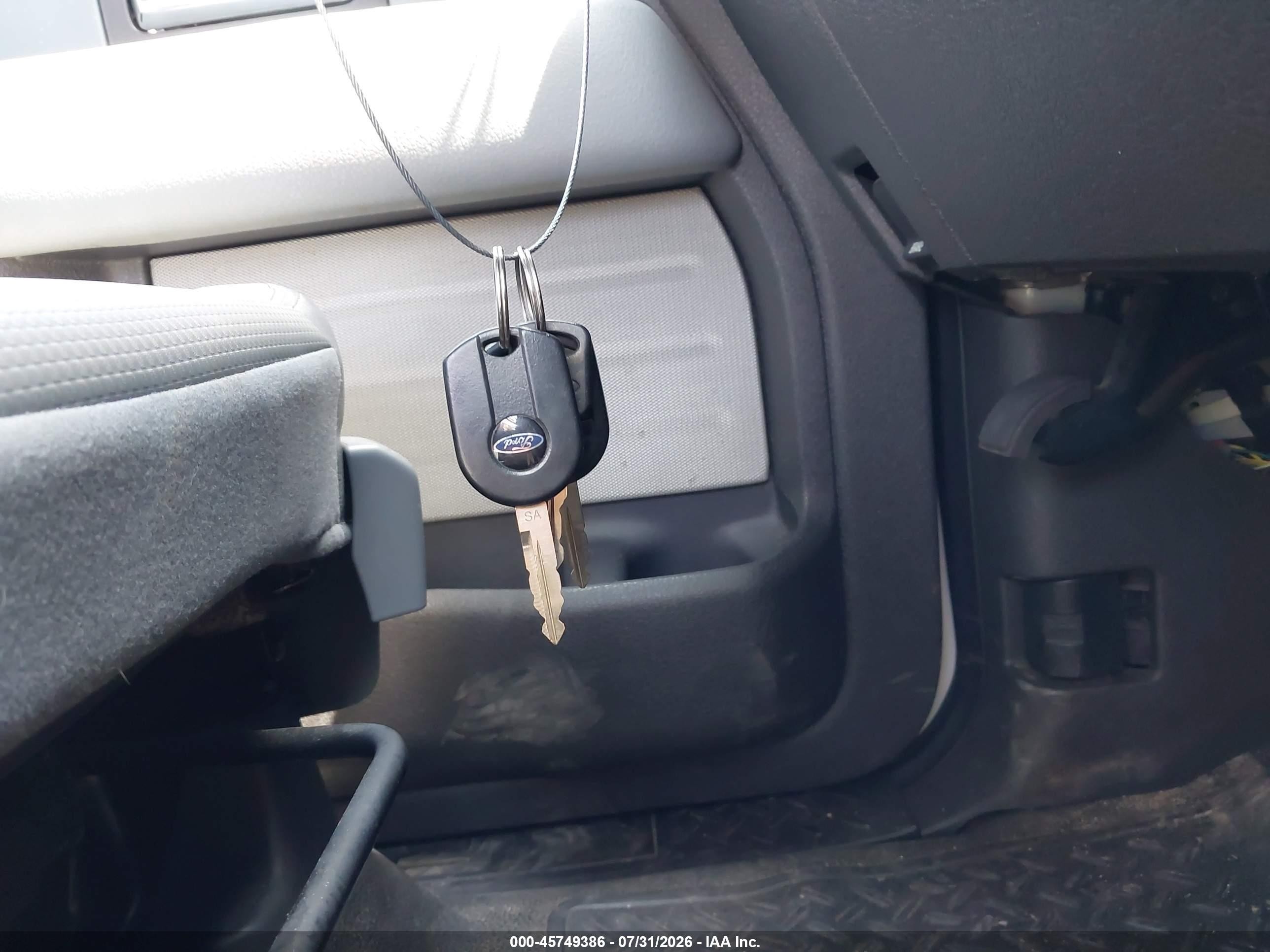 2014 Ford F-150 Xl Белый vin: 1FTMF1CM9EFA23091