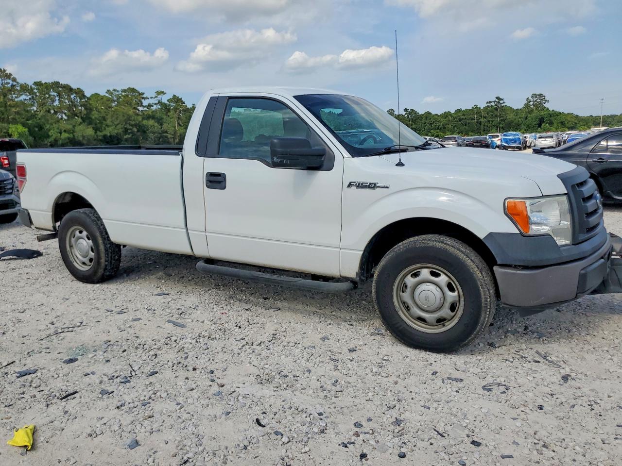 2011 Ford F-150 White vin: 1FTMF1CMXBKE08467