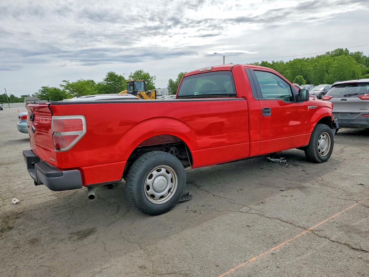 2013 Ford F150 Red vin: 1FTMF1CMXDKE91451
