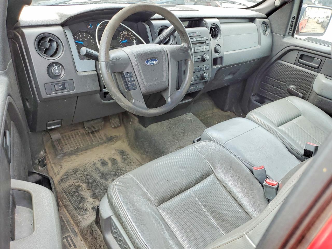 2013 Ford F150 Red vin: 1FTMF1CMXDKE91451