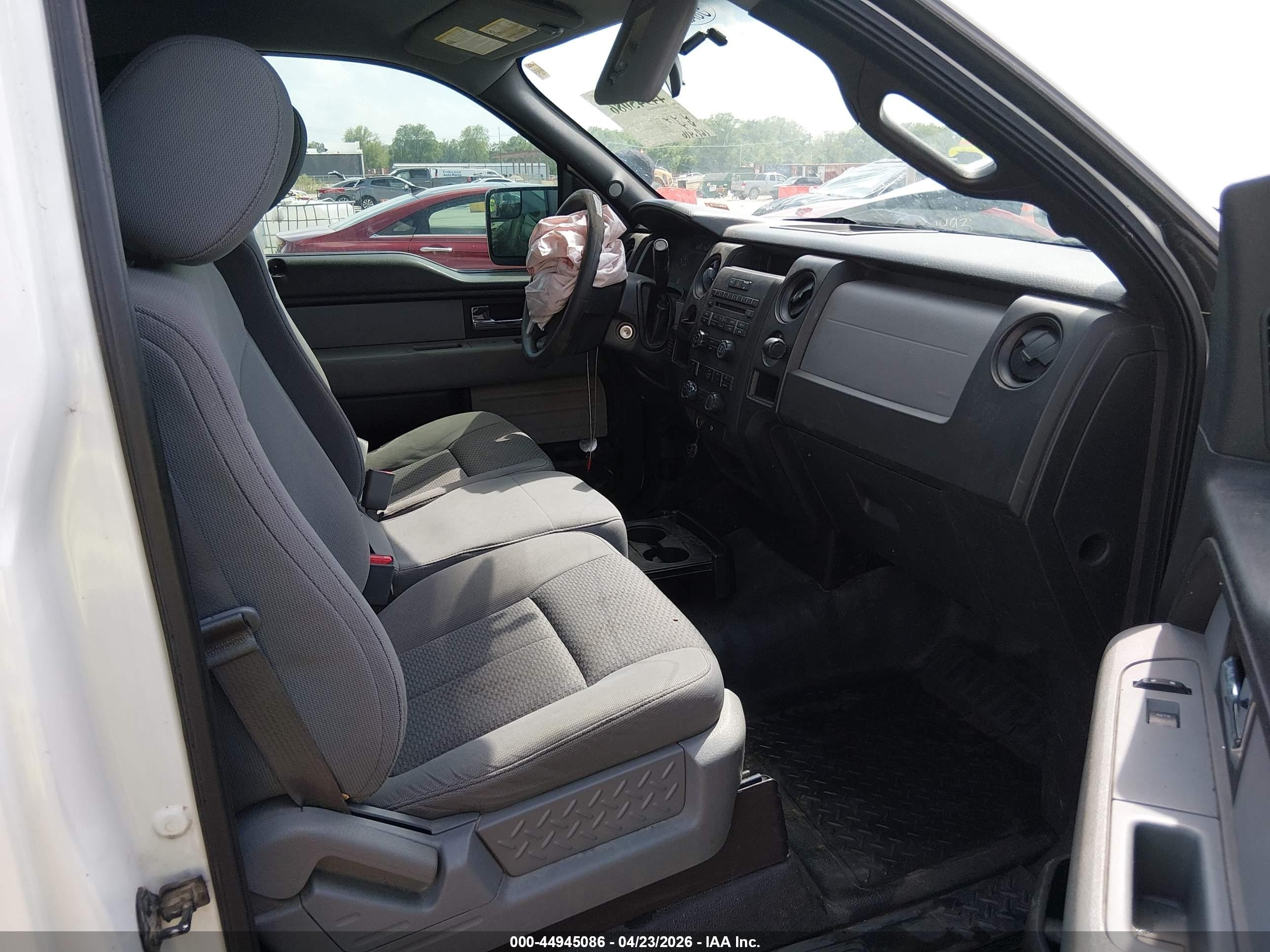 2013 Ford F-150 Stx White vin: 1FTMF1CMXDKF29910