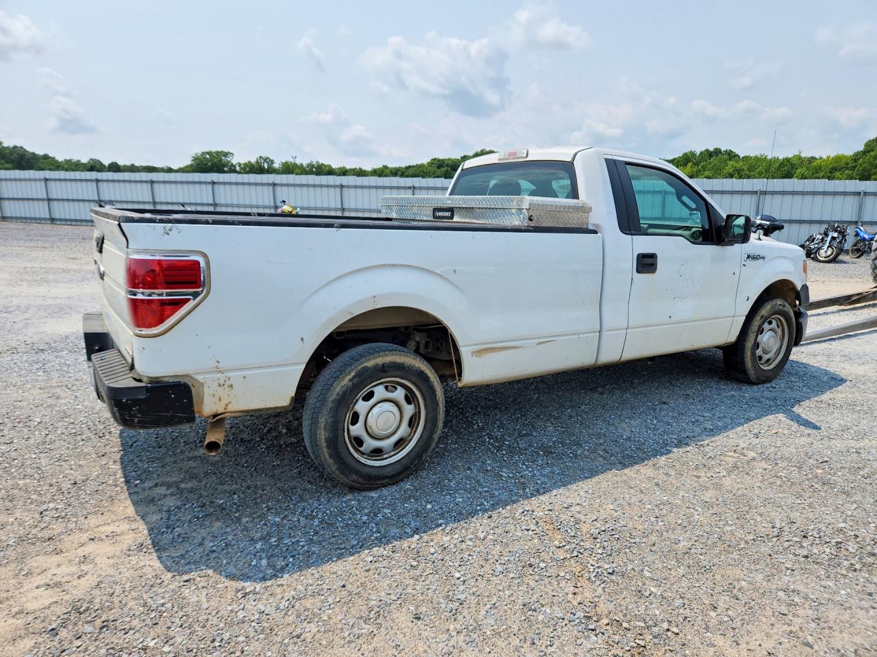 2014 Ford F150 White vin: 1FTMF1CMXEKF70359