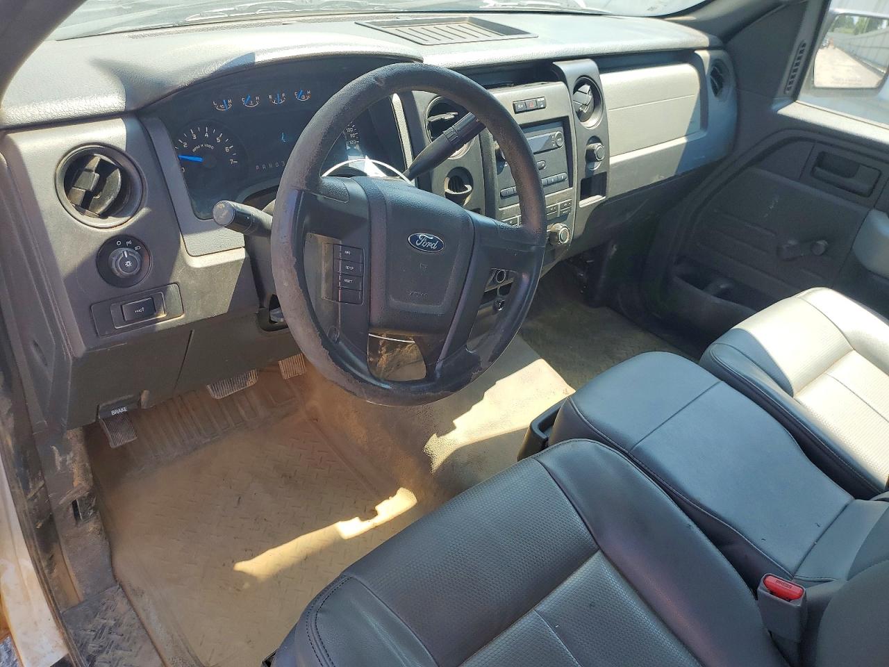 2014 Ford F150 White vin: 1FTMF1CMXEKF70359