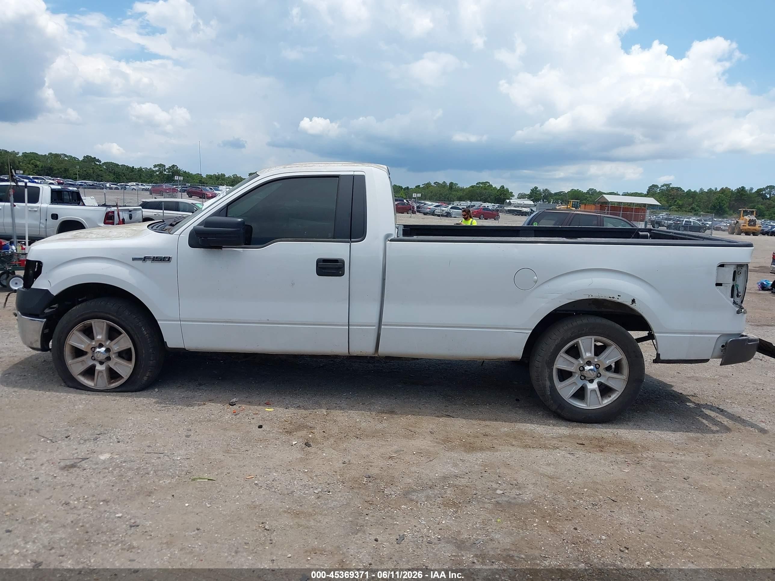 2014 Ford F-150 Xl White vin: 1FTMF1CMXEKF95505