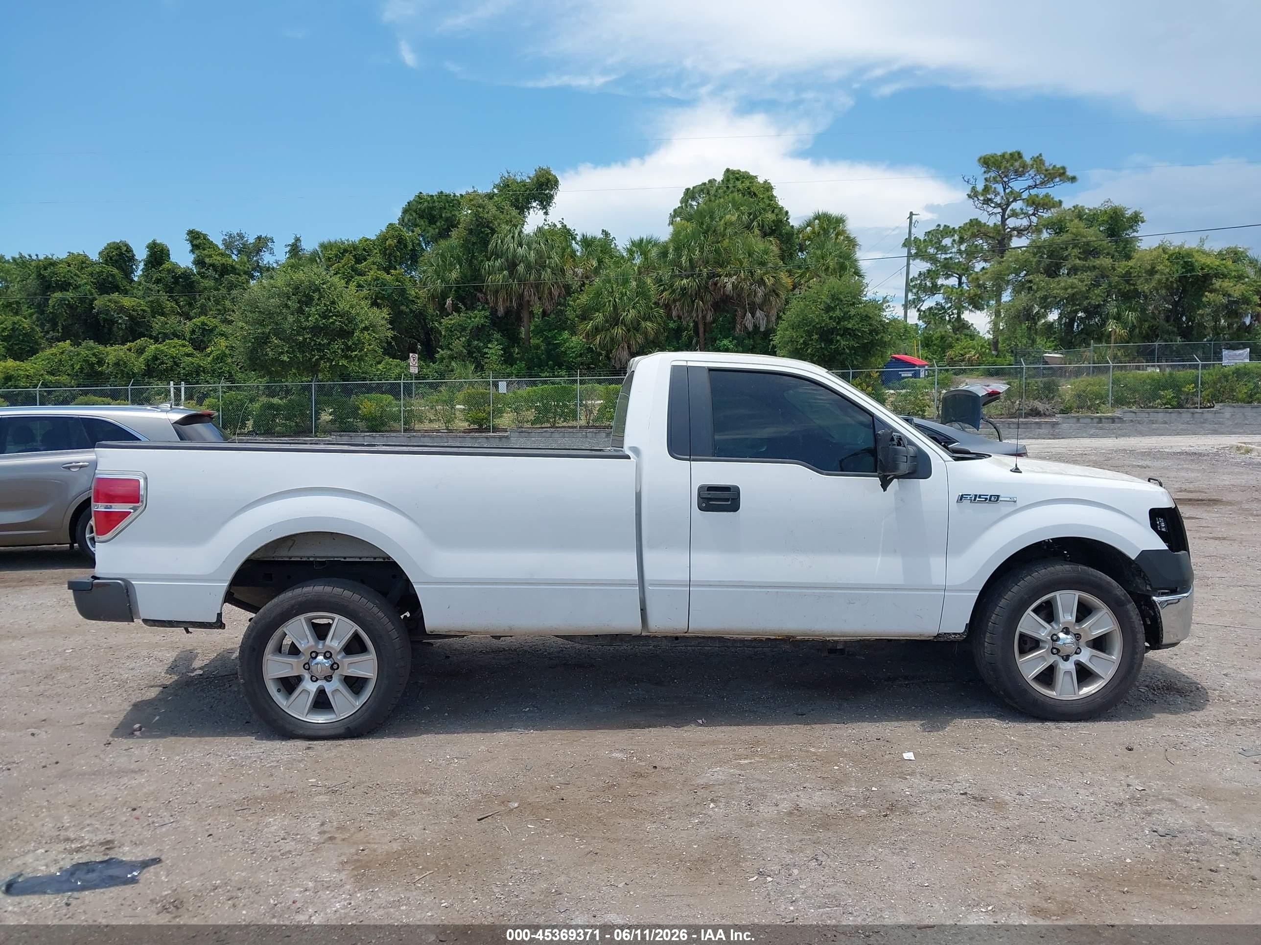 2014 Ford F-150 Xl White vin: 1FTMF1CMXEKF95505