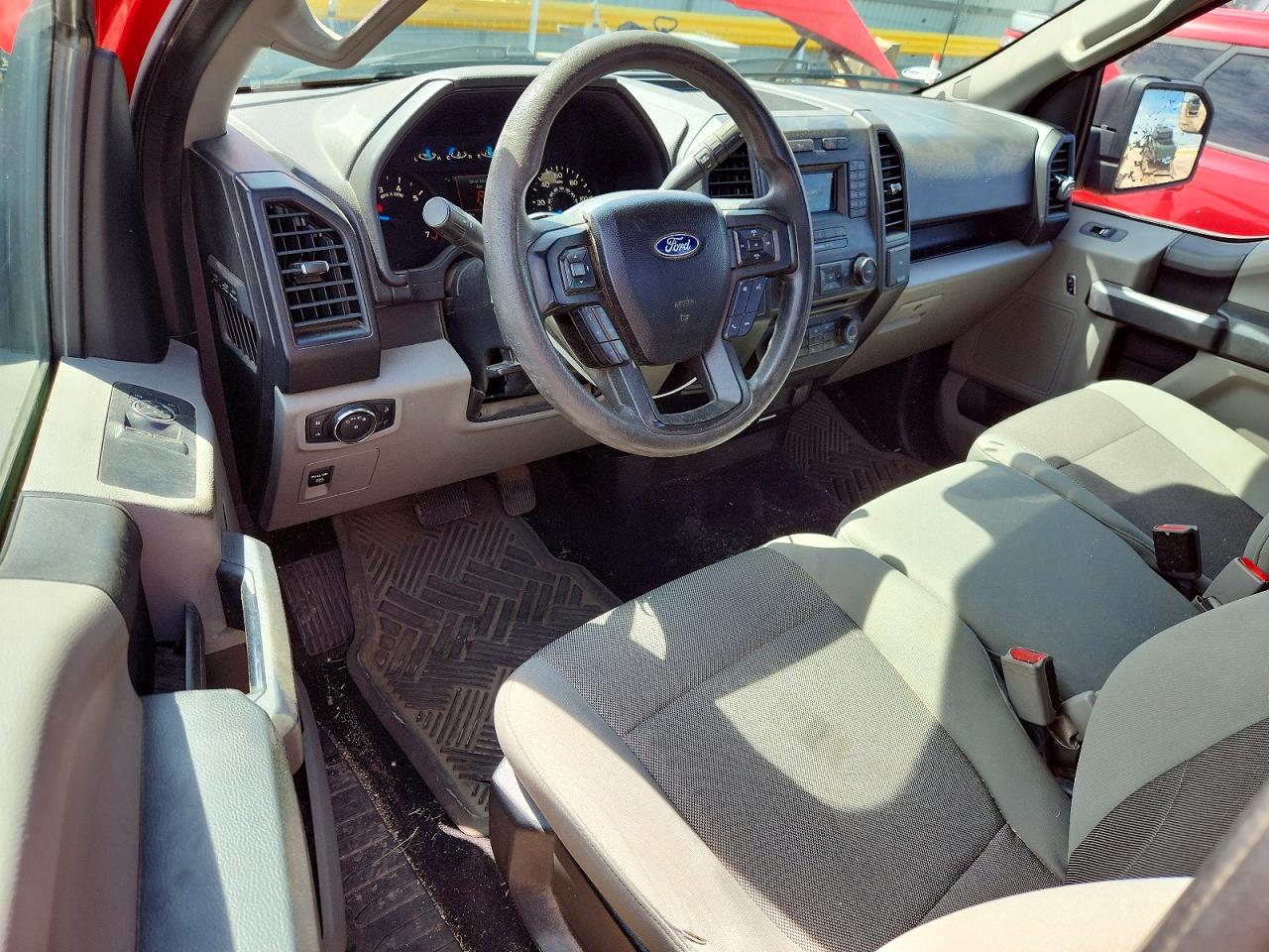 2017 Ford F150 Red vin: 1FTMF1CP0HKC98208