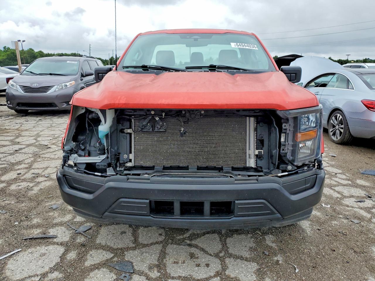 2023 Ford F150 Red vin: 1FTMF1CP2PKF58851