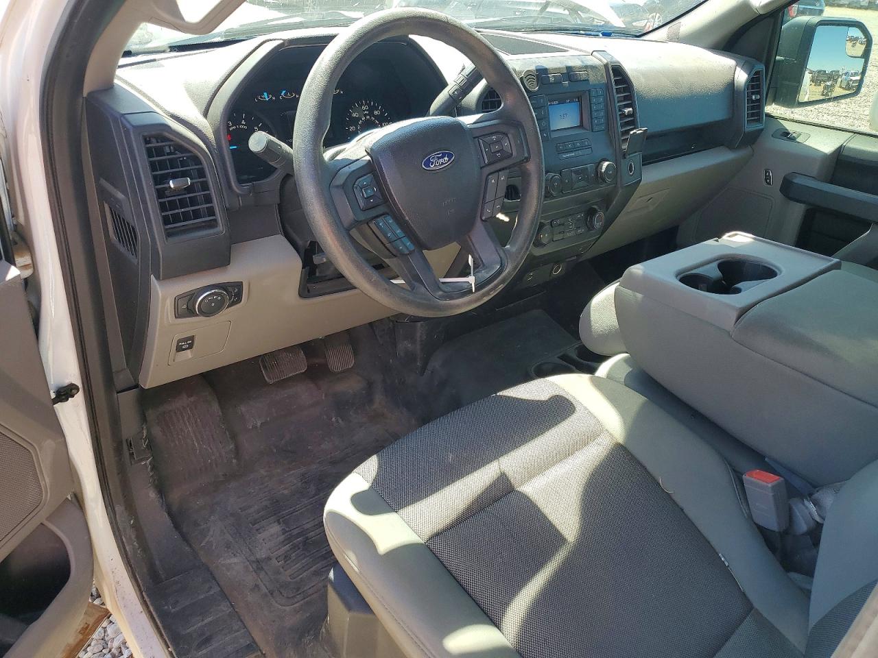 2019 Ford F150 White vin: 1FTMF1CP4KKC16777