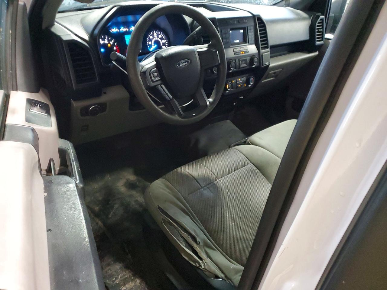 2015 Ford F150 Белый vin: 1FTMF1CP5FKD45052