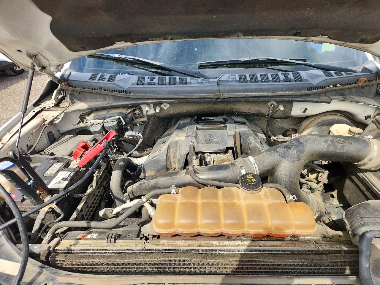 2015 Ford F150 Белый vin: 1FTMF1CP9FKE52959