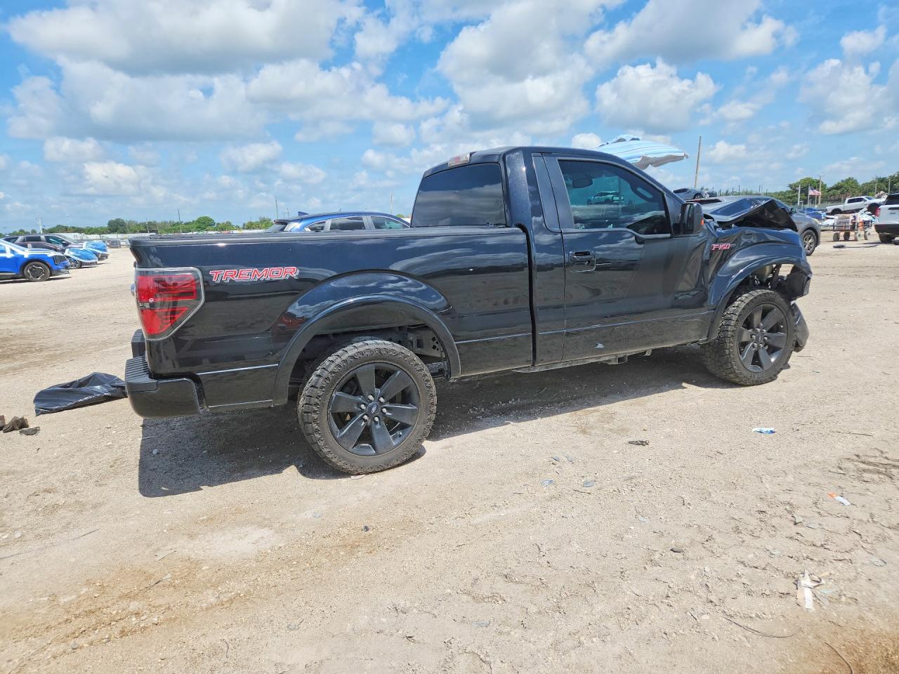2014 Ford F150 Black vin: 1FTMF1CT9EFA24555