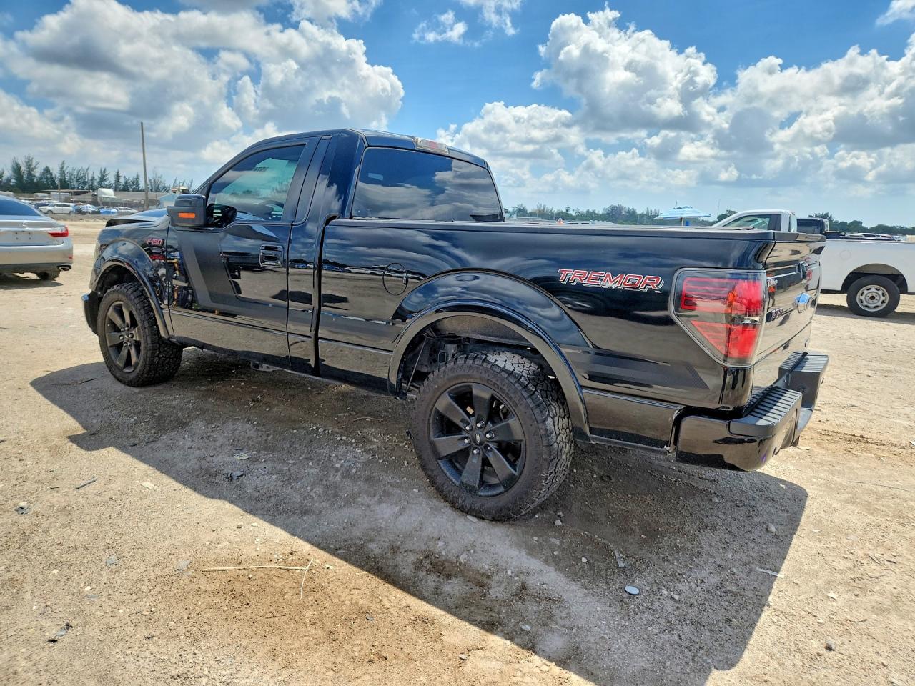 2014 Ford F150 Black vin: 1FTMF1CT9EFA24555