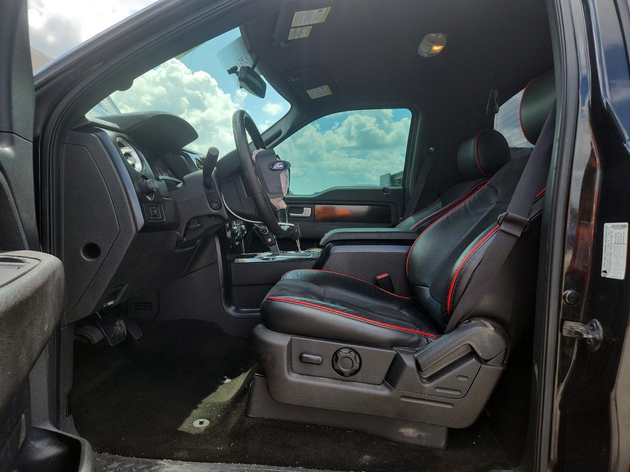 2014 Ford F150 Black vin: 1FTMF1CT9EFA24555