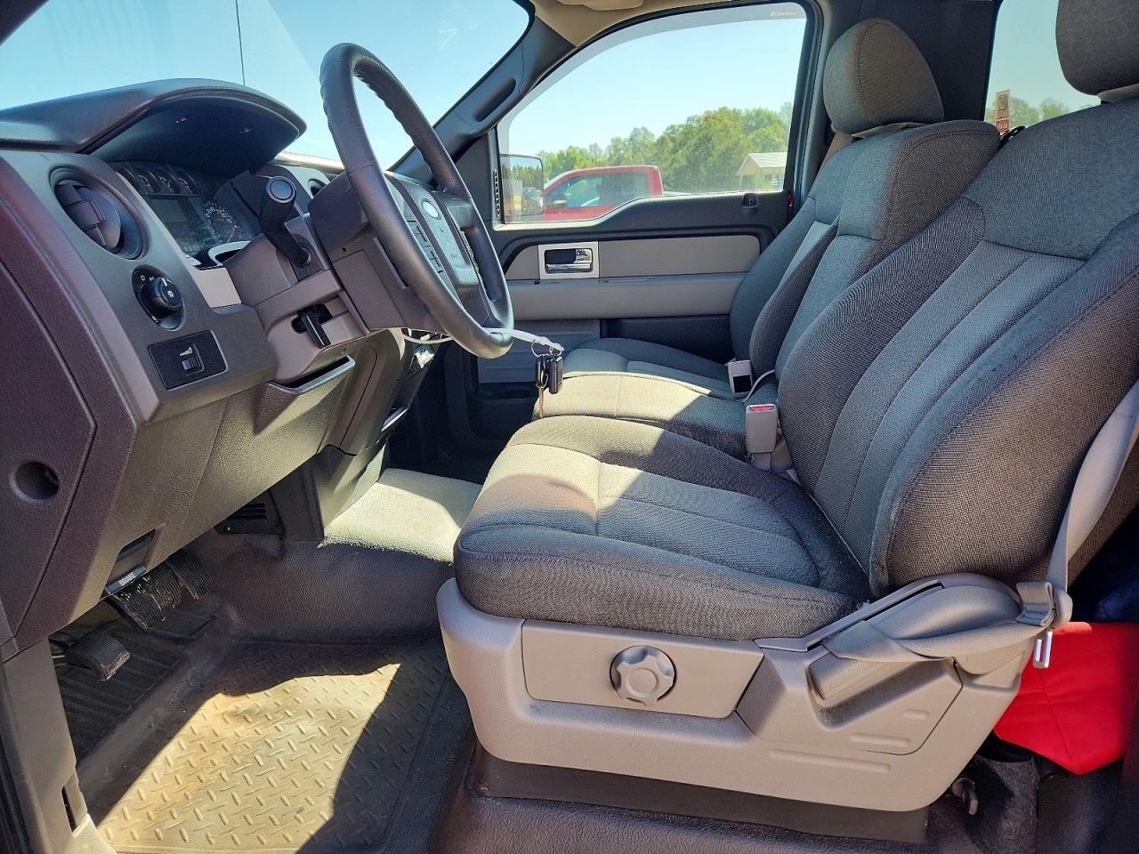 2010 Ford F150 Red vin: 1FTMF1CW0AKA82856