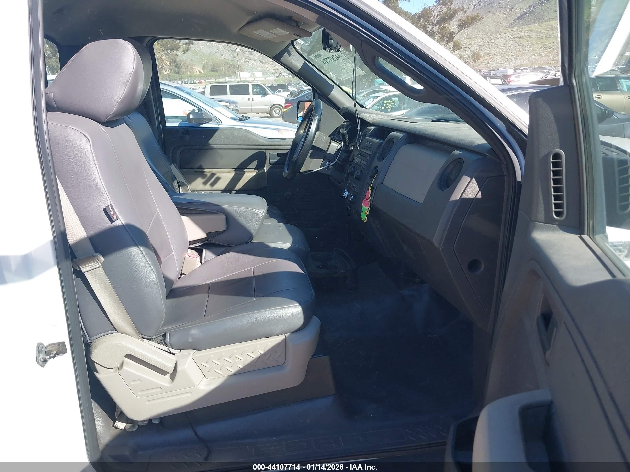2010 Ford F-150 Stx/xl/xlt White vin: 1FTMF1CW0AKB33613