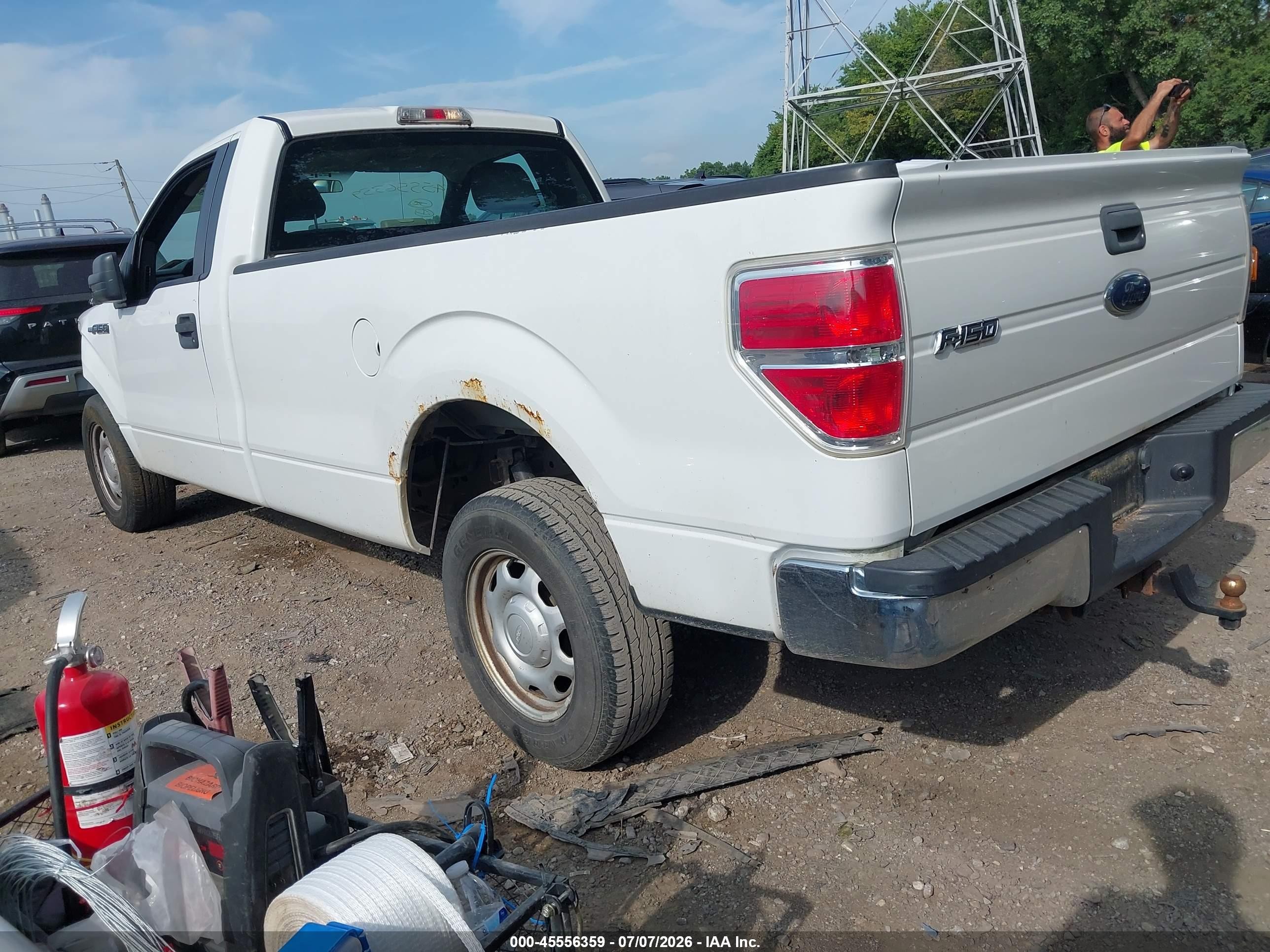 2010 Ford F-150 Stx/xl/xl W/mid-box Prep/xlt/xlt W/mid-box Prep White vin: 1FTMF1CW1AKC11123