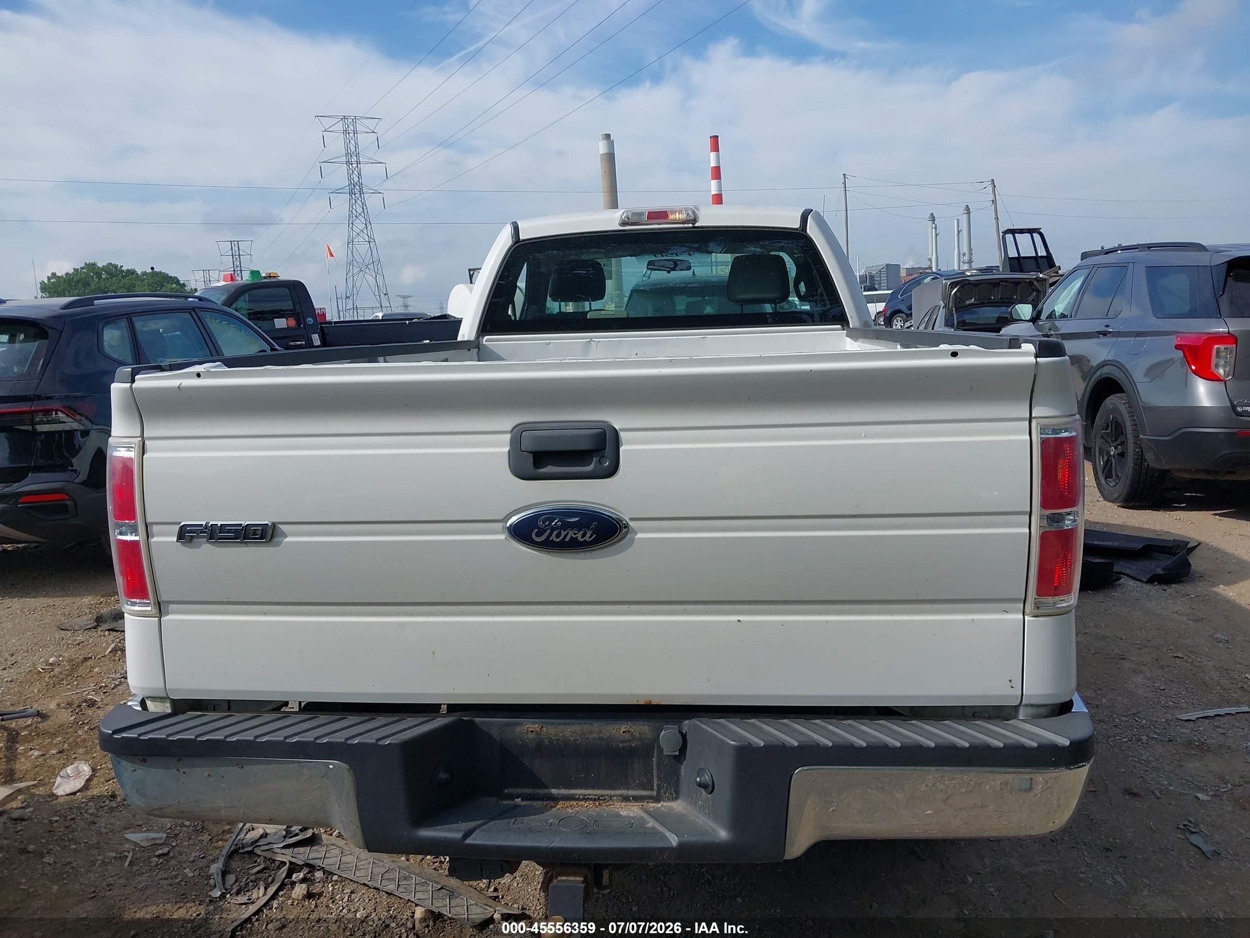 2010 Ford F-150 Stx/xl/xl W/mid-box Prep/xlt/xlt W/mid-box Prep White vin: 1FTMF1CW1AKC11123