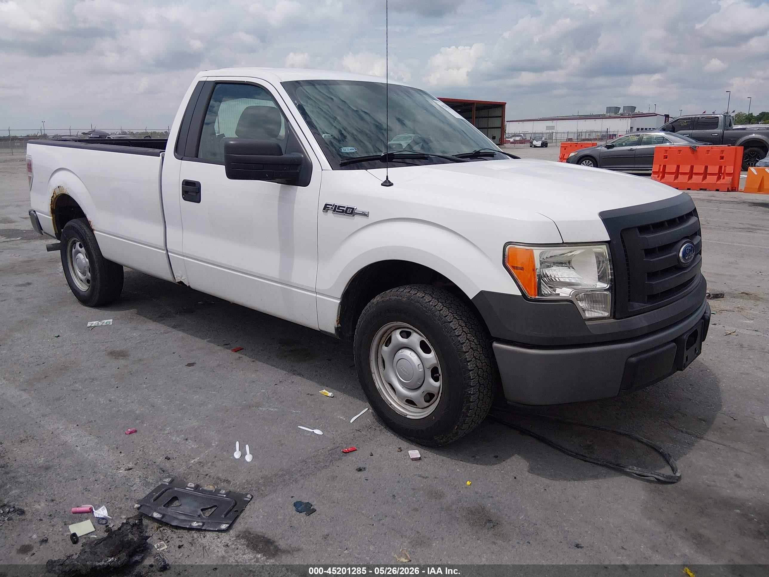 2010 Ford F-150 Stx/xl/xlt White vin: 1FTMF1CW2AKE80070