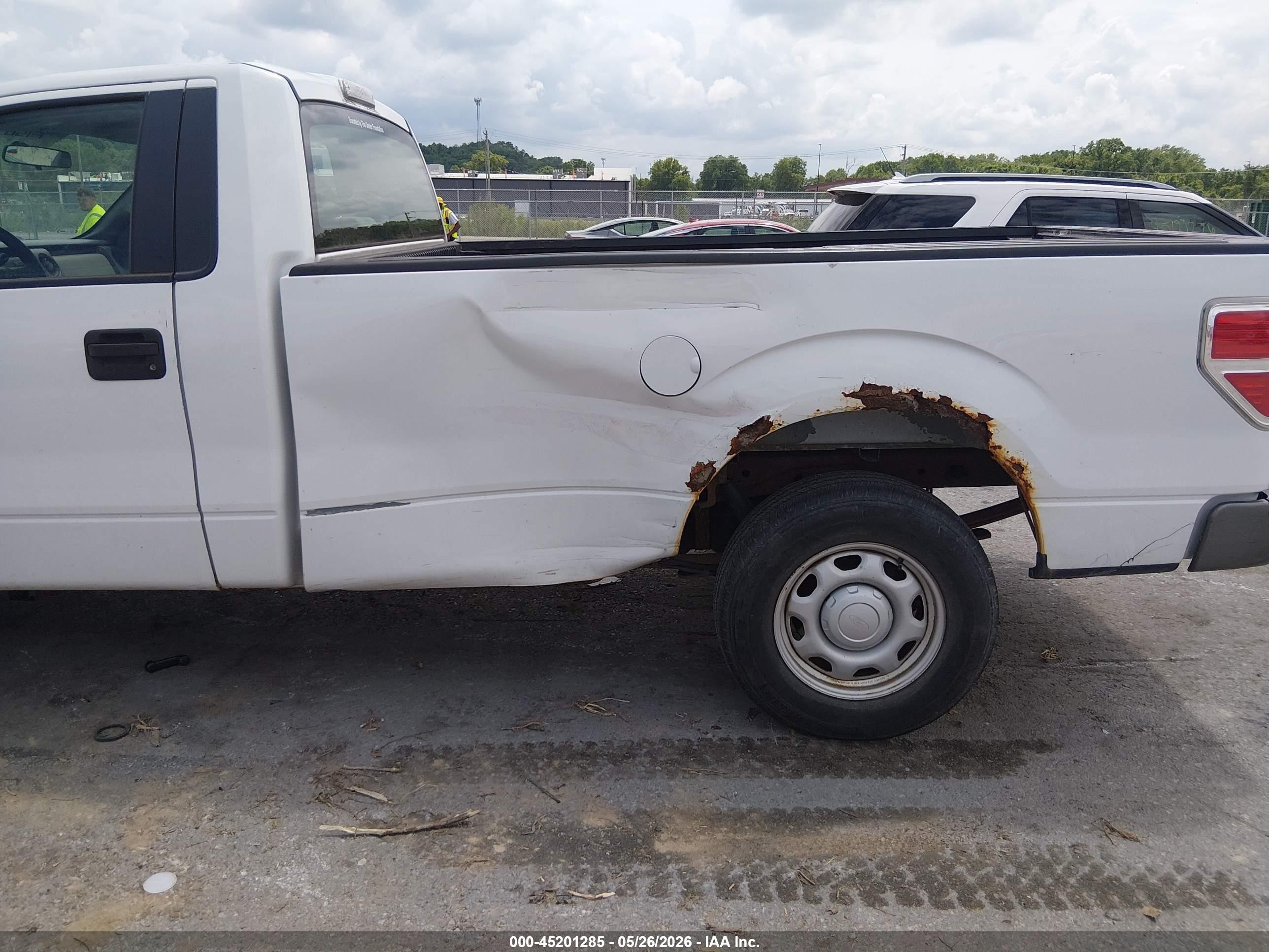 2010 Ford F-150 Stx/xl/xlt White vin: 1FTMF1CW2AKE80070