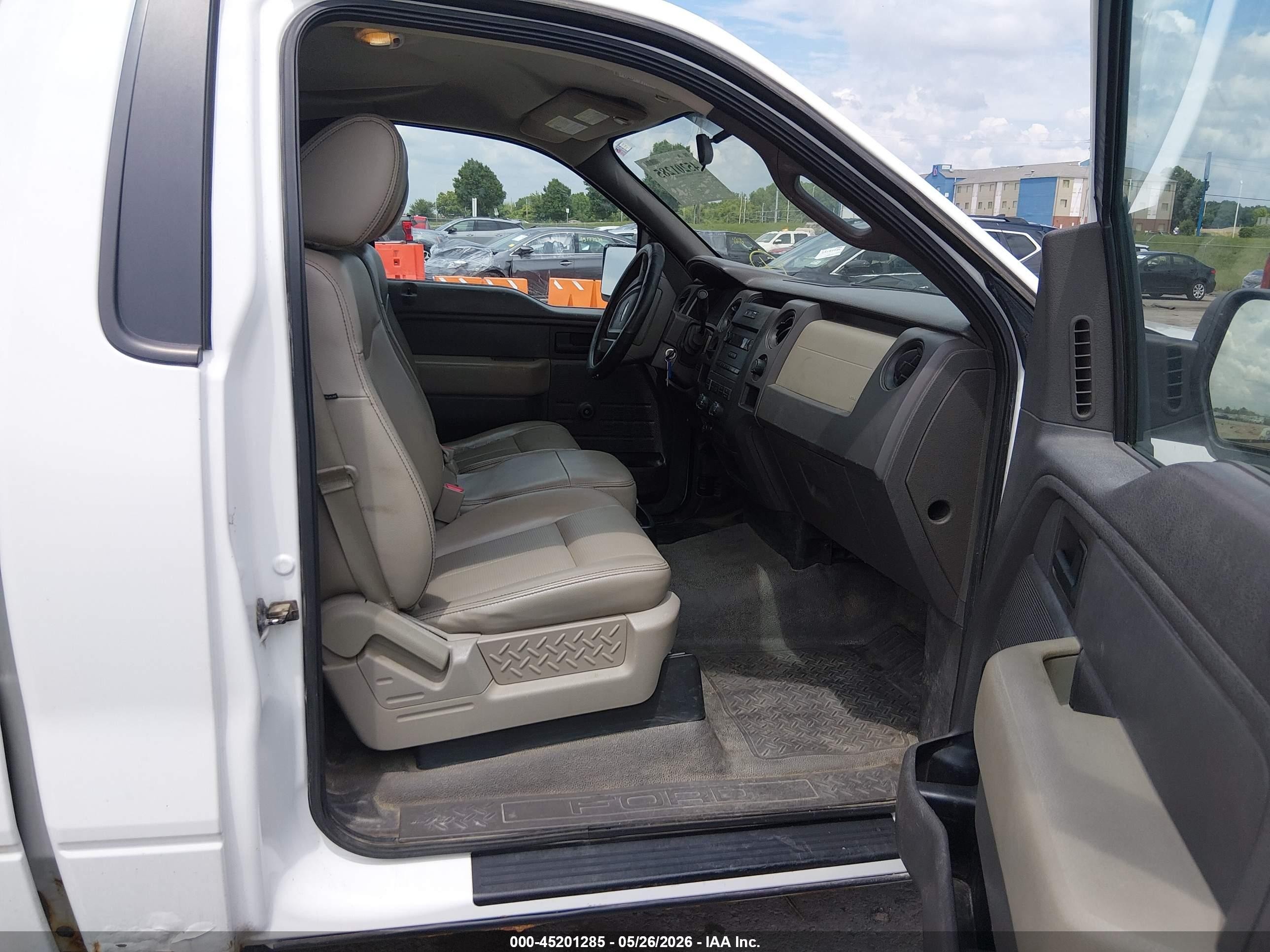 2010 Ford F-150 Stx/xl/xlt White vin: 1FTMF1CW2AKE80070