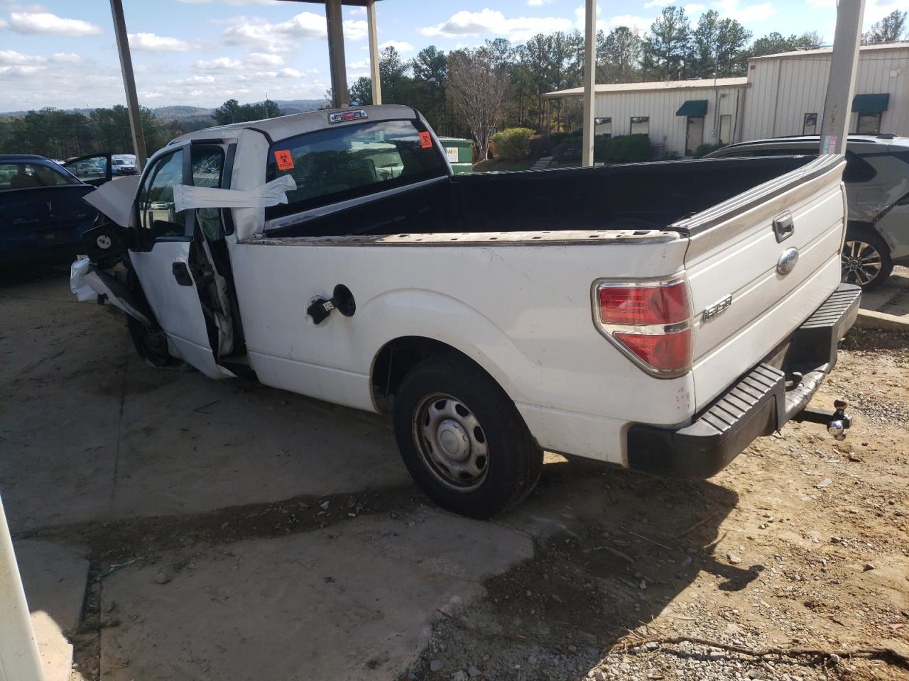 2010 Ford F150    White vin: 1FTMF1CW2AKE80263