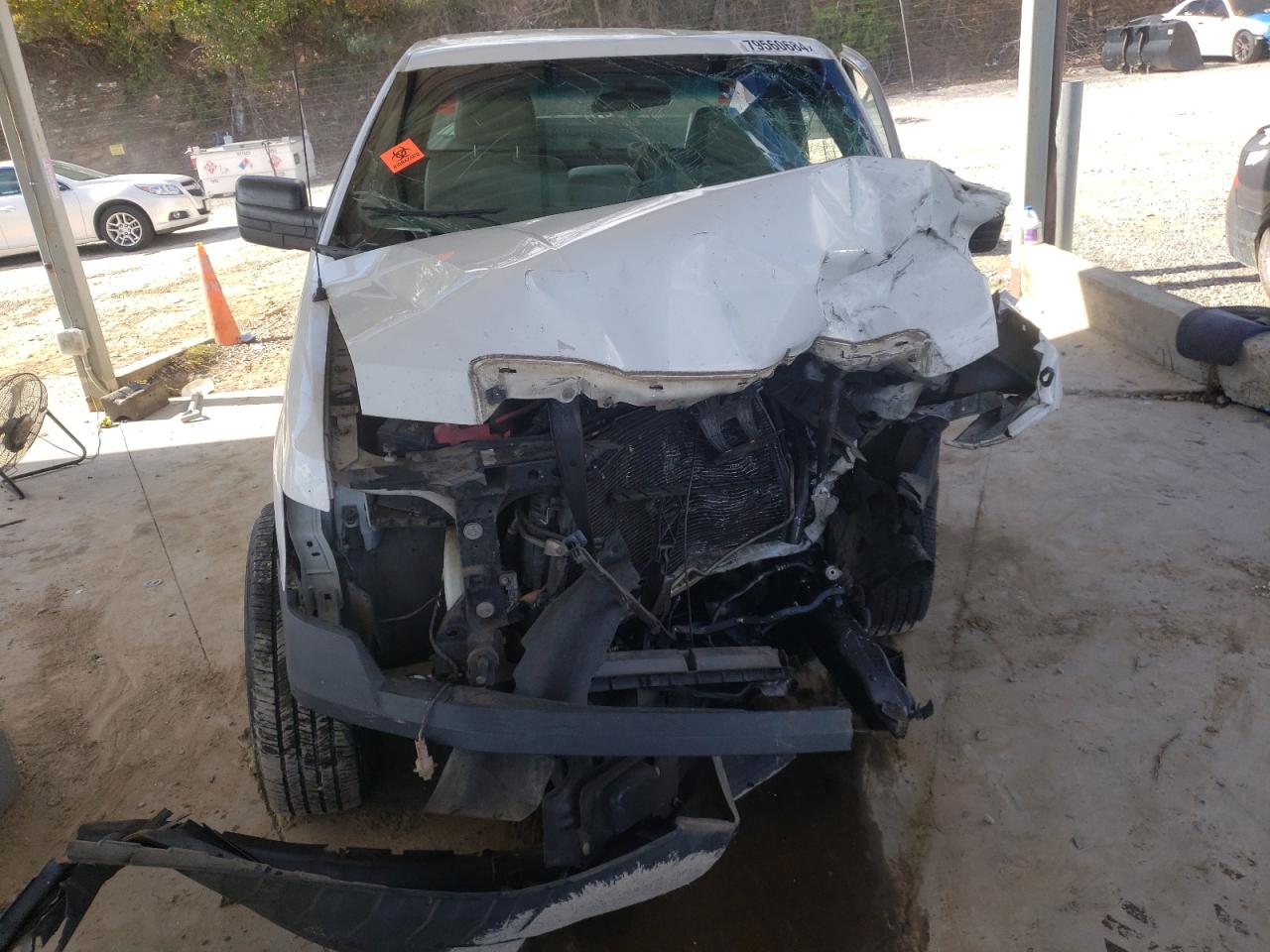 2010 Ford F150    White vin: 1FTMF1CW2AKE80263