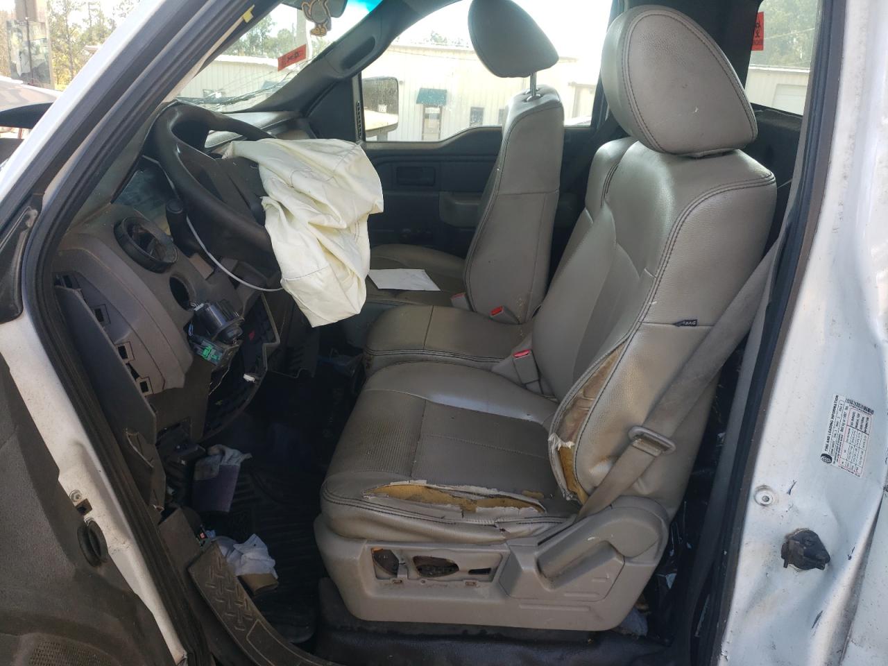 2010 Ford F150    White vin: 1FTMF1CW2AKE80263