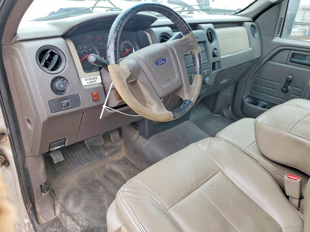 2010 Ford F150 White vin: 1FTMF1CW3AKB55329