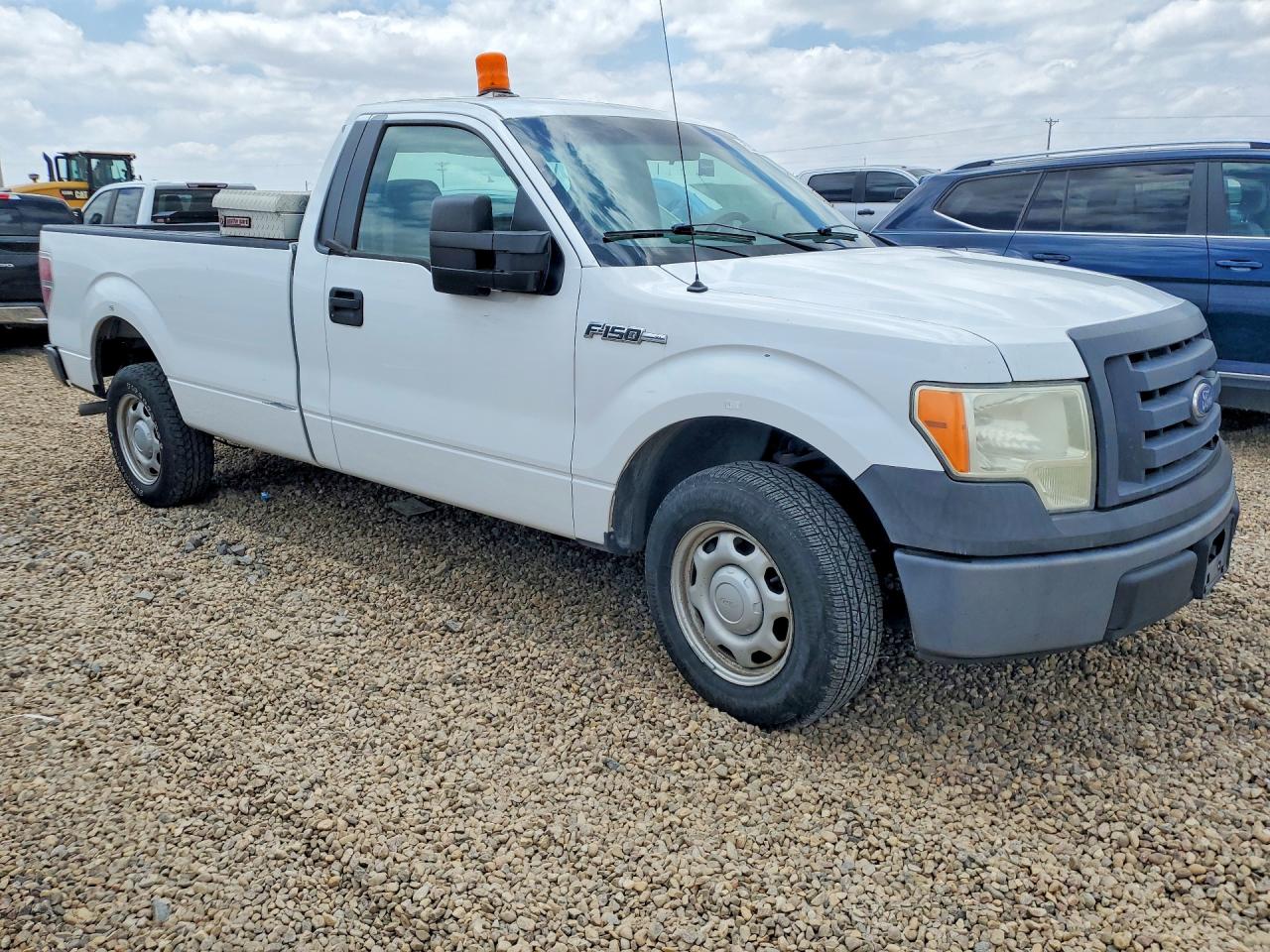 2010 Ford F150 White vin: 1FTMF1CW3AKB55329