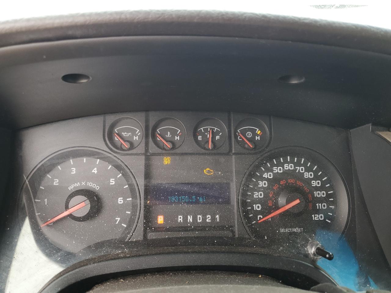 2010 Ford F150 White vin: 1FTMF1CW3AKB55329 Damage: Warning Light - Engine, On, Unacceptable