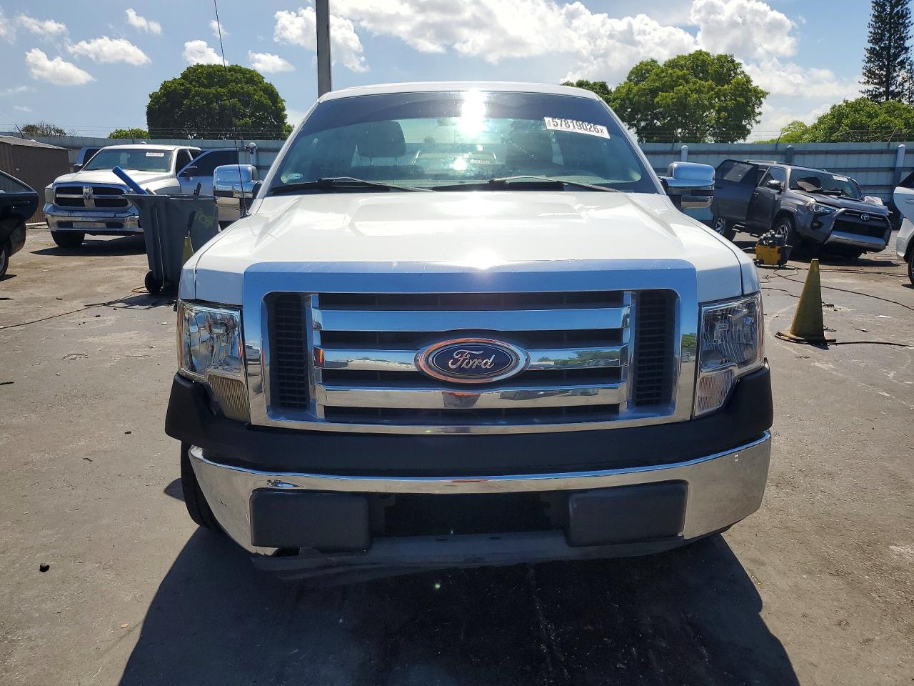 2010 Ford F150 White vin: 1FTMF1CW3AKB82711