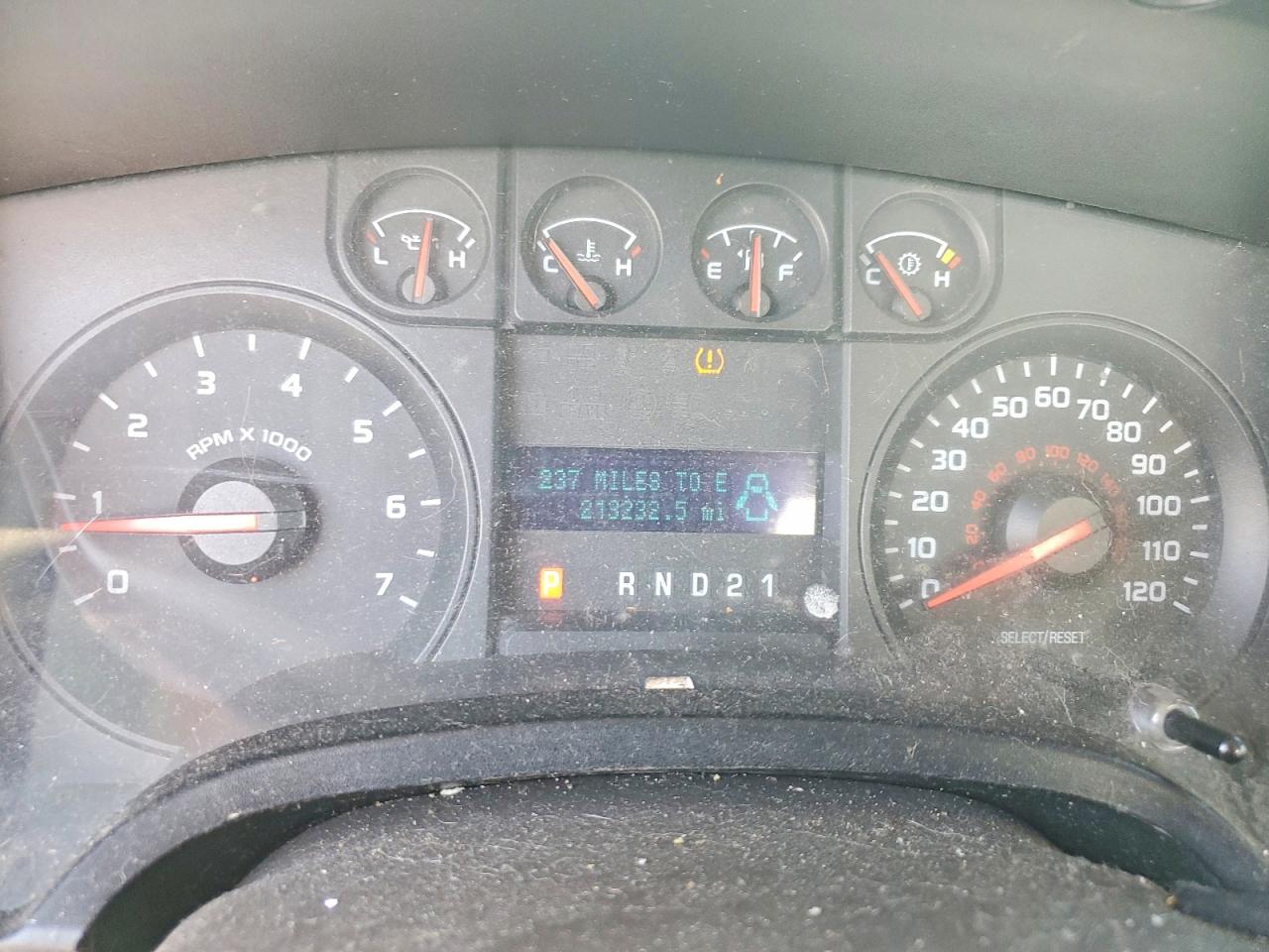 2010 Ford F150 White vin: 1FTMF1CW3AKB82711