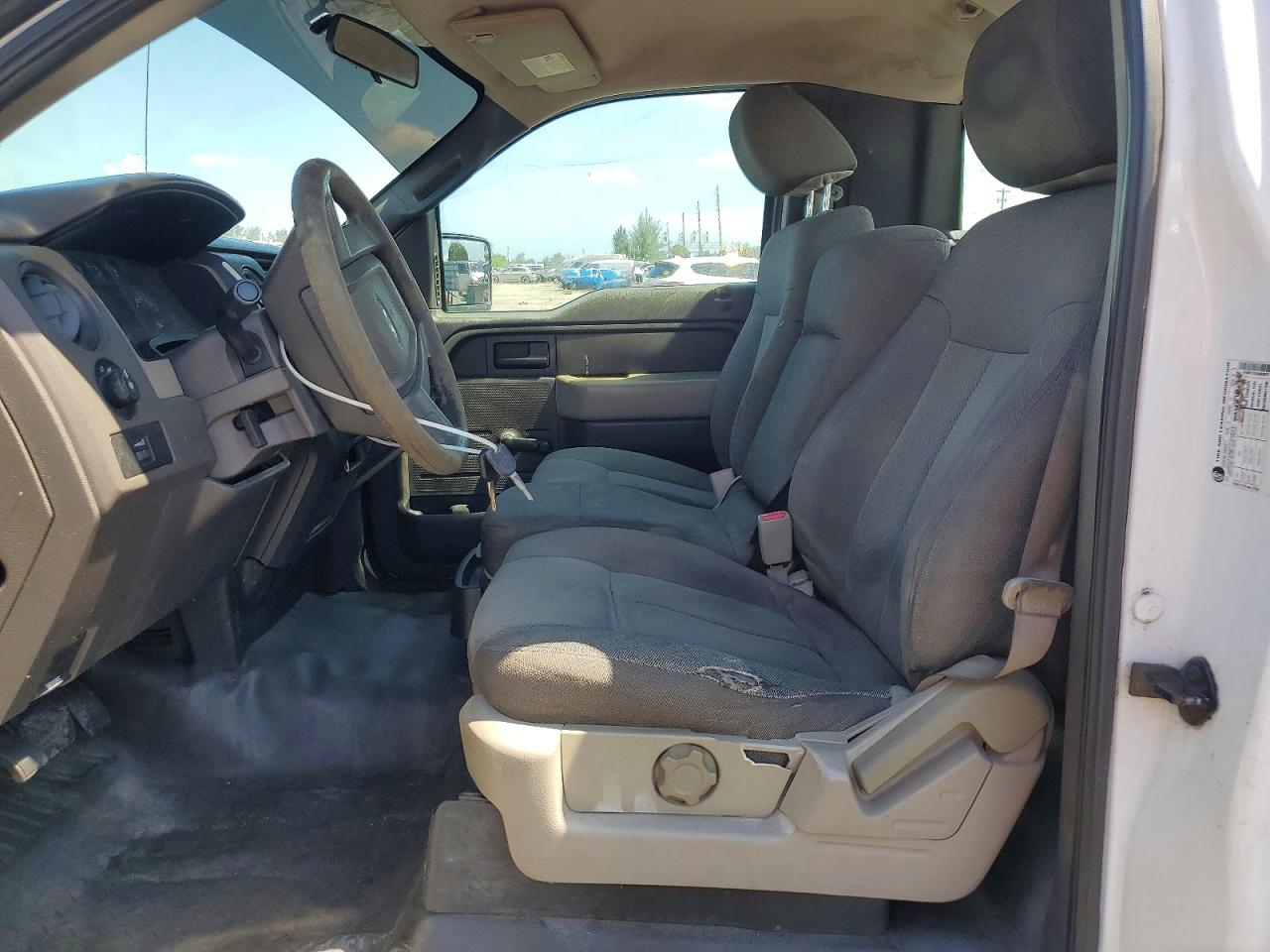 2010 Ford F150 White vin: 1FTMF1CW3AKB82711