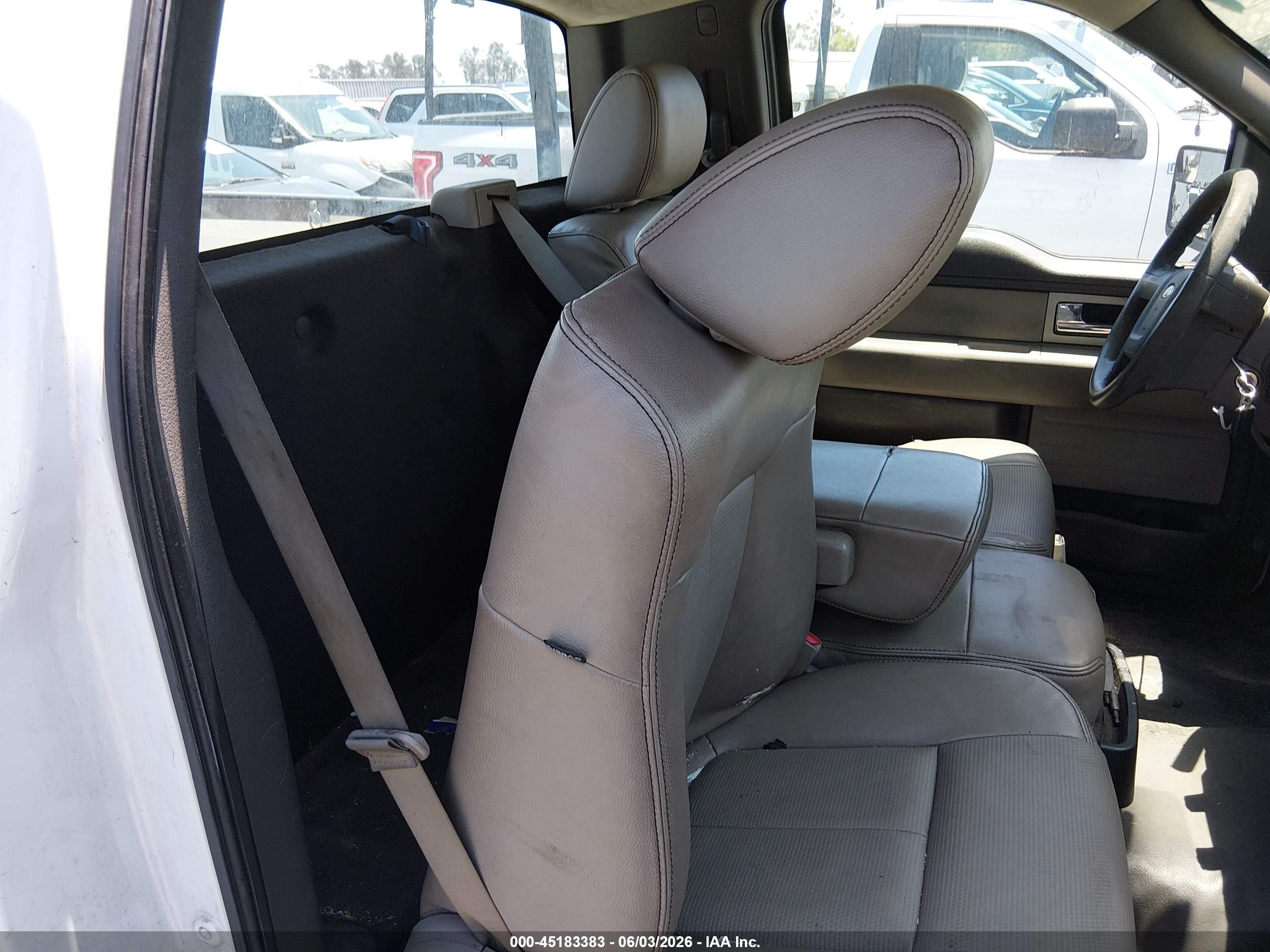 2010 Ford F-150 Stx/xl/xlt White vin: 1FTMF1CW3AKE27300