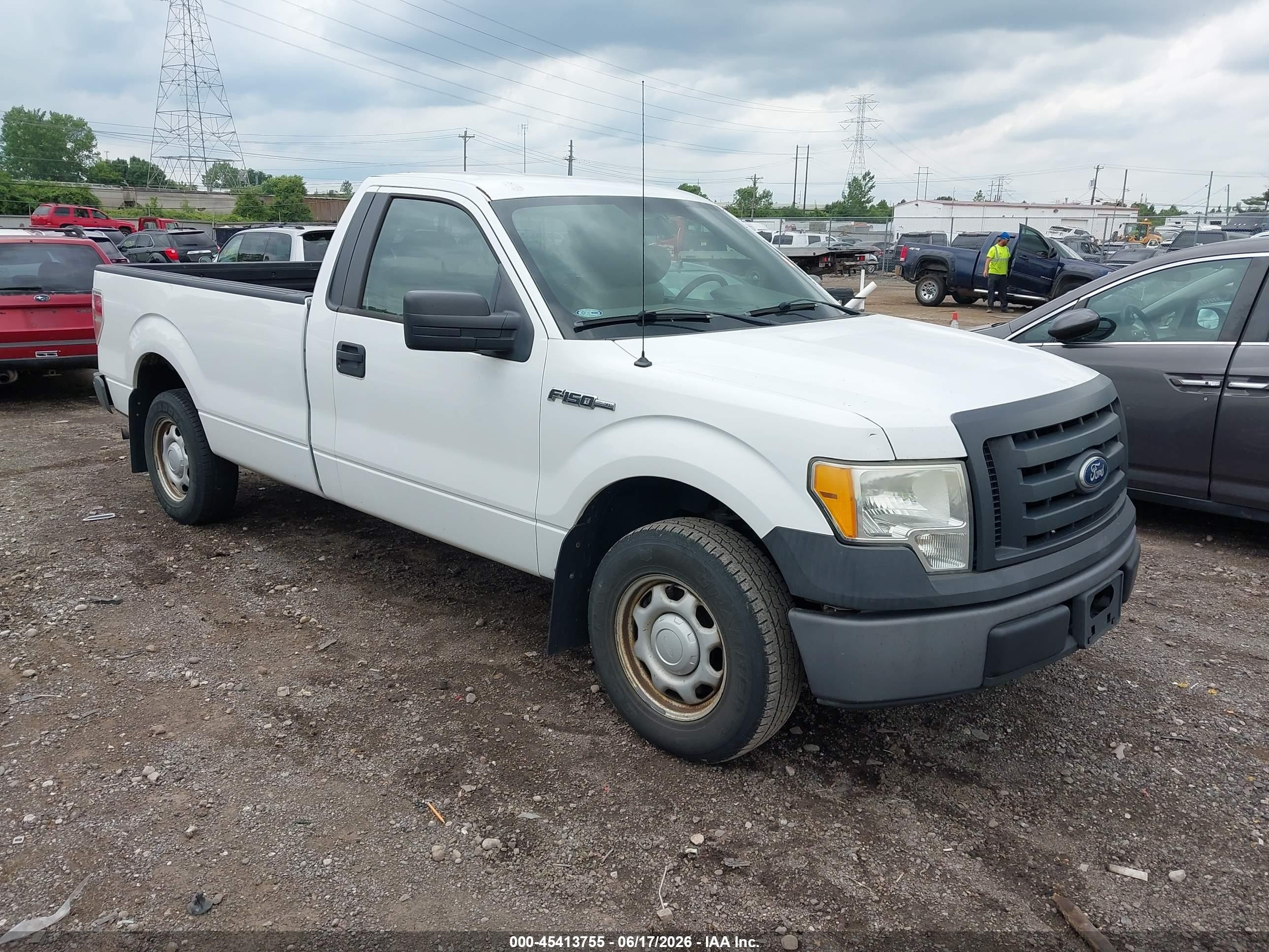 2010 Ford F-150 Stx/xl/xl W/mid-box Prep/xlt/xlt W/mid-box Prep White vin: 1FTMF1CW3AKE48633