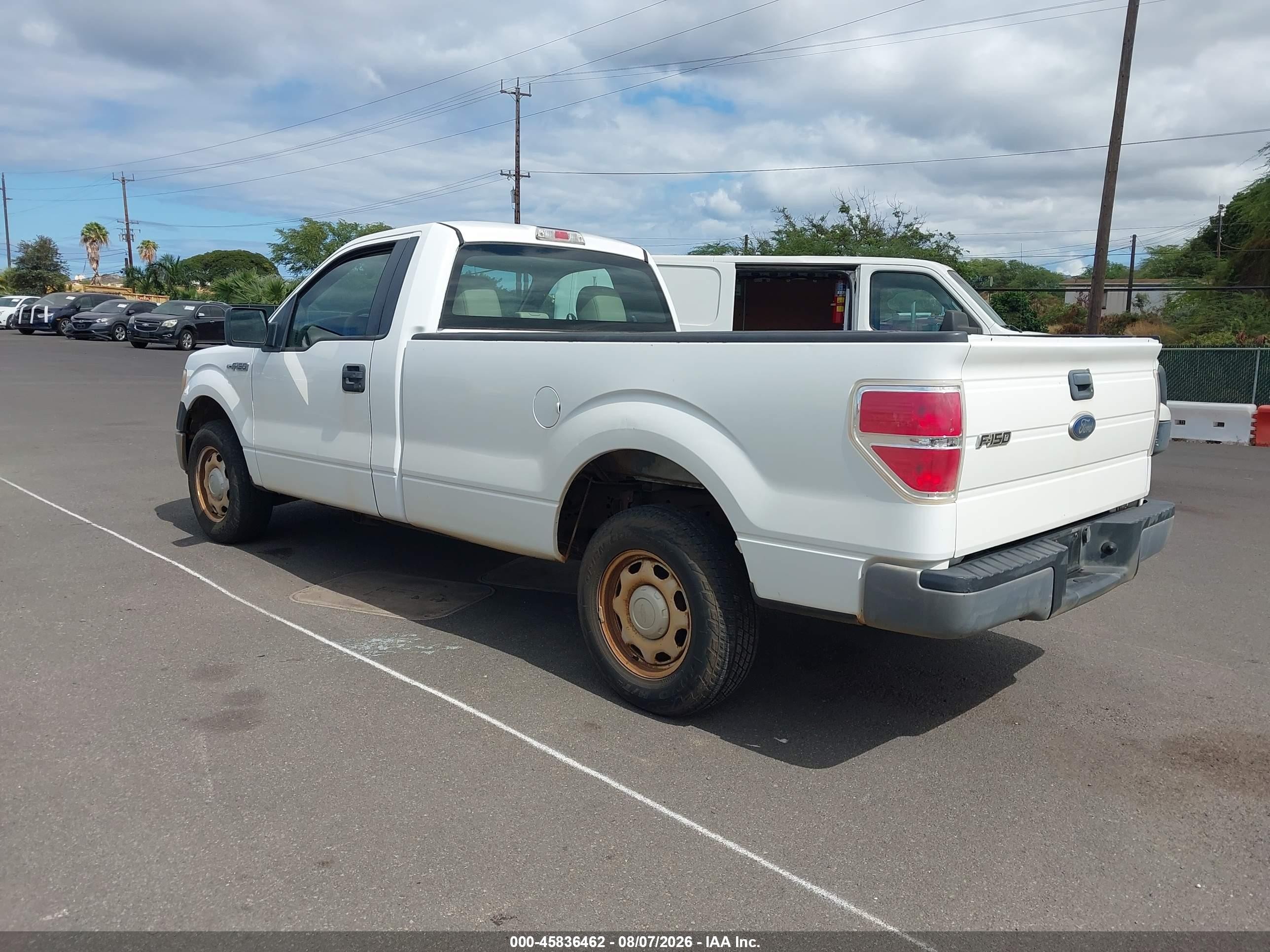2010 Ford F-150   White vin: 1FTMF1CW4AKE61536