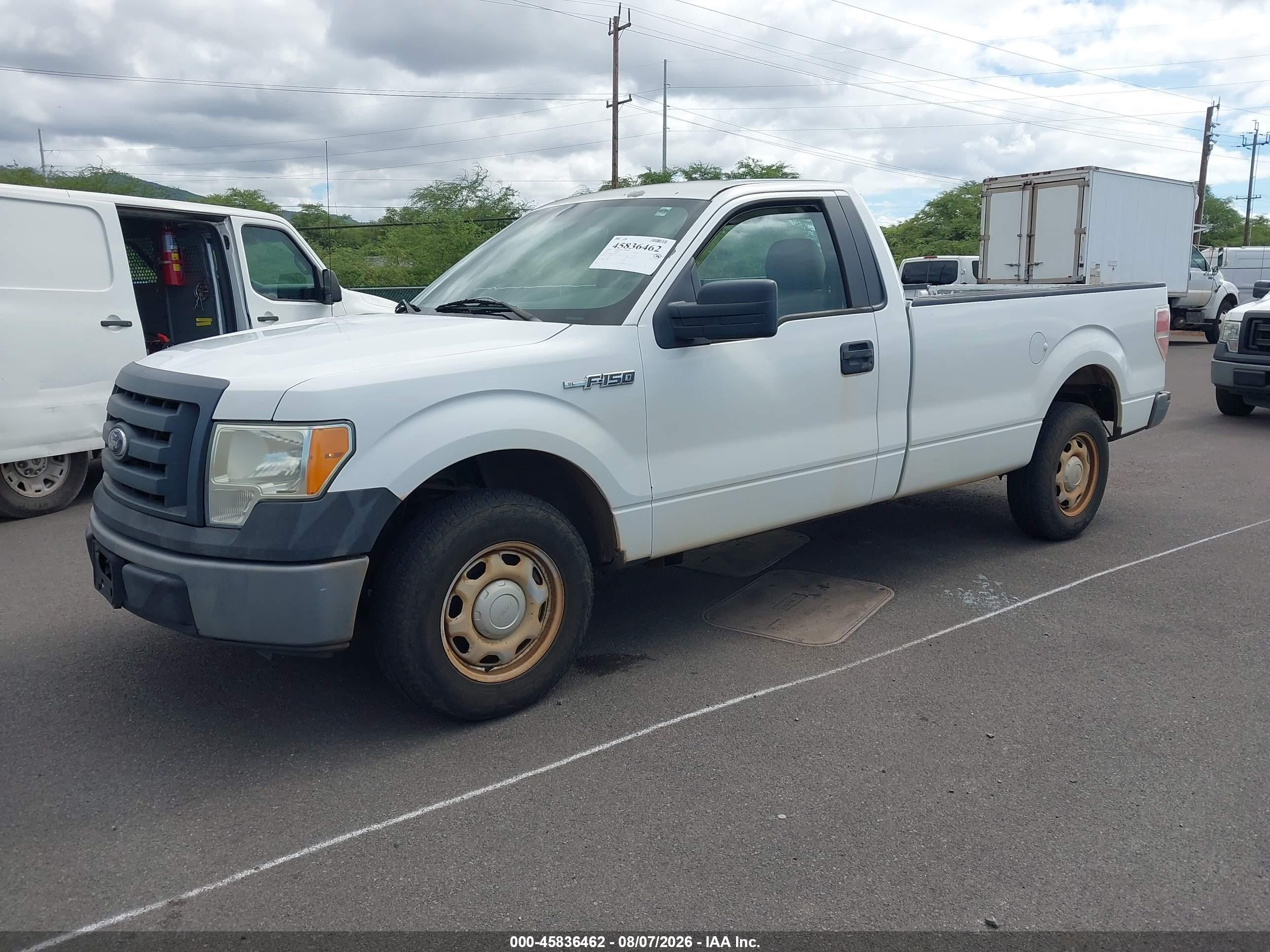 2010 Ford F-150   White vin: 1FTMF1CW4AKE61536