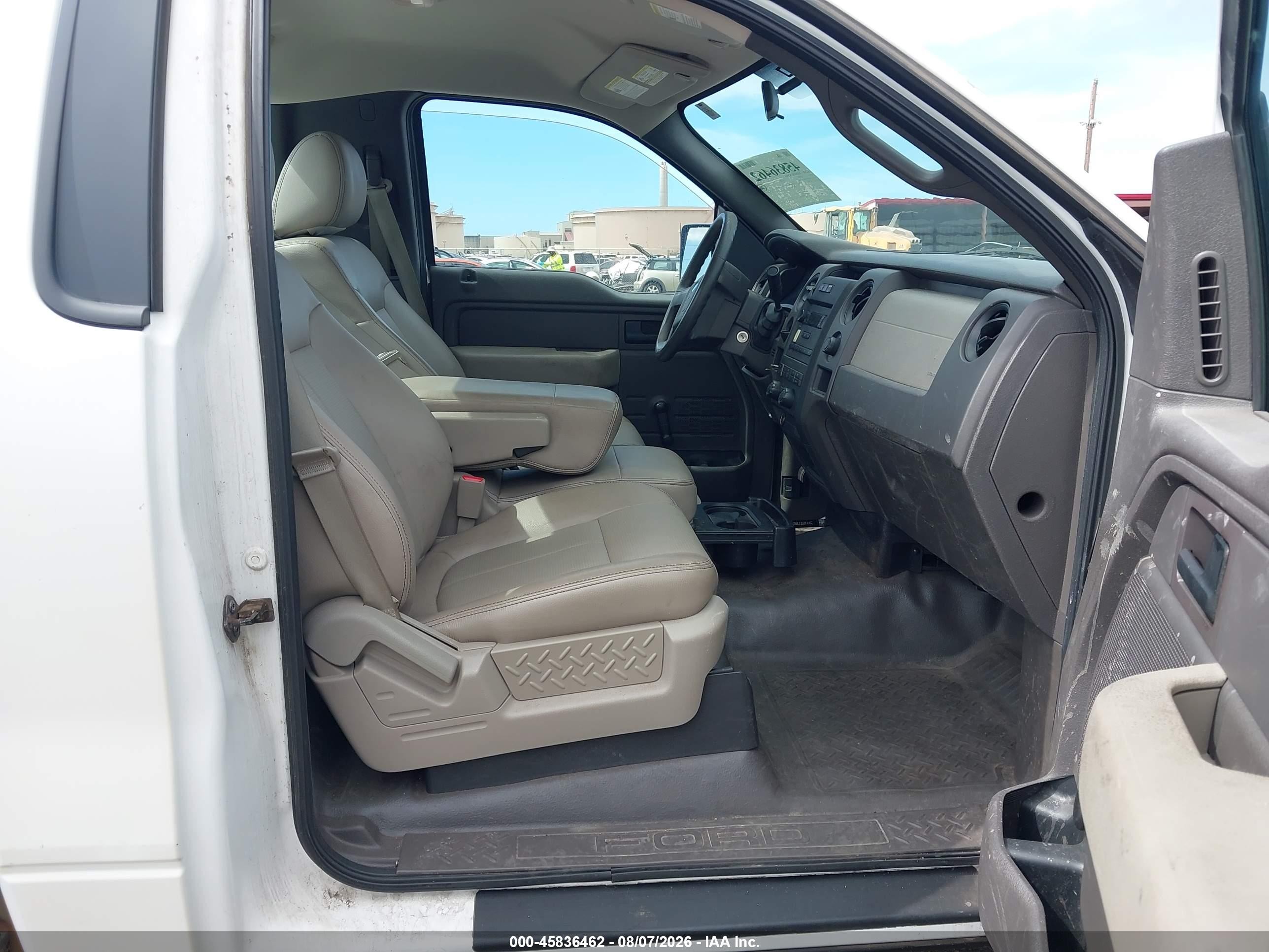 2010 Ford F-150   White vin: 1FTMF1CW4AKE61536