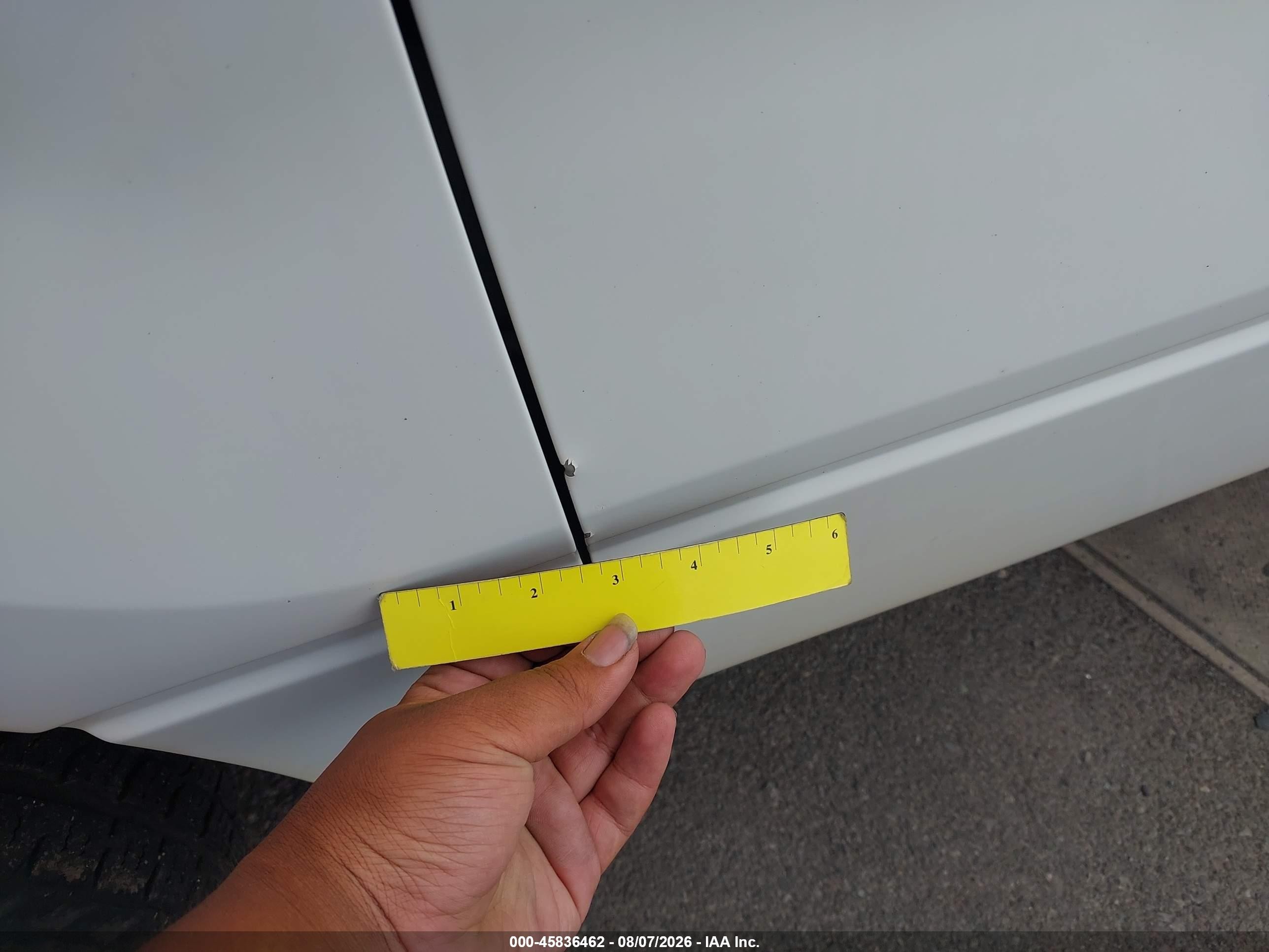 2010 Ford F-150   White vin: 1FTMF1CW4AKE61536