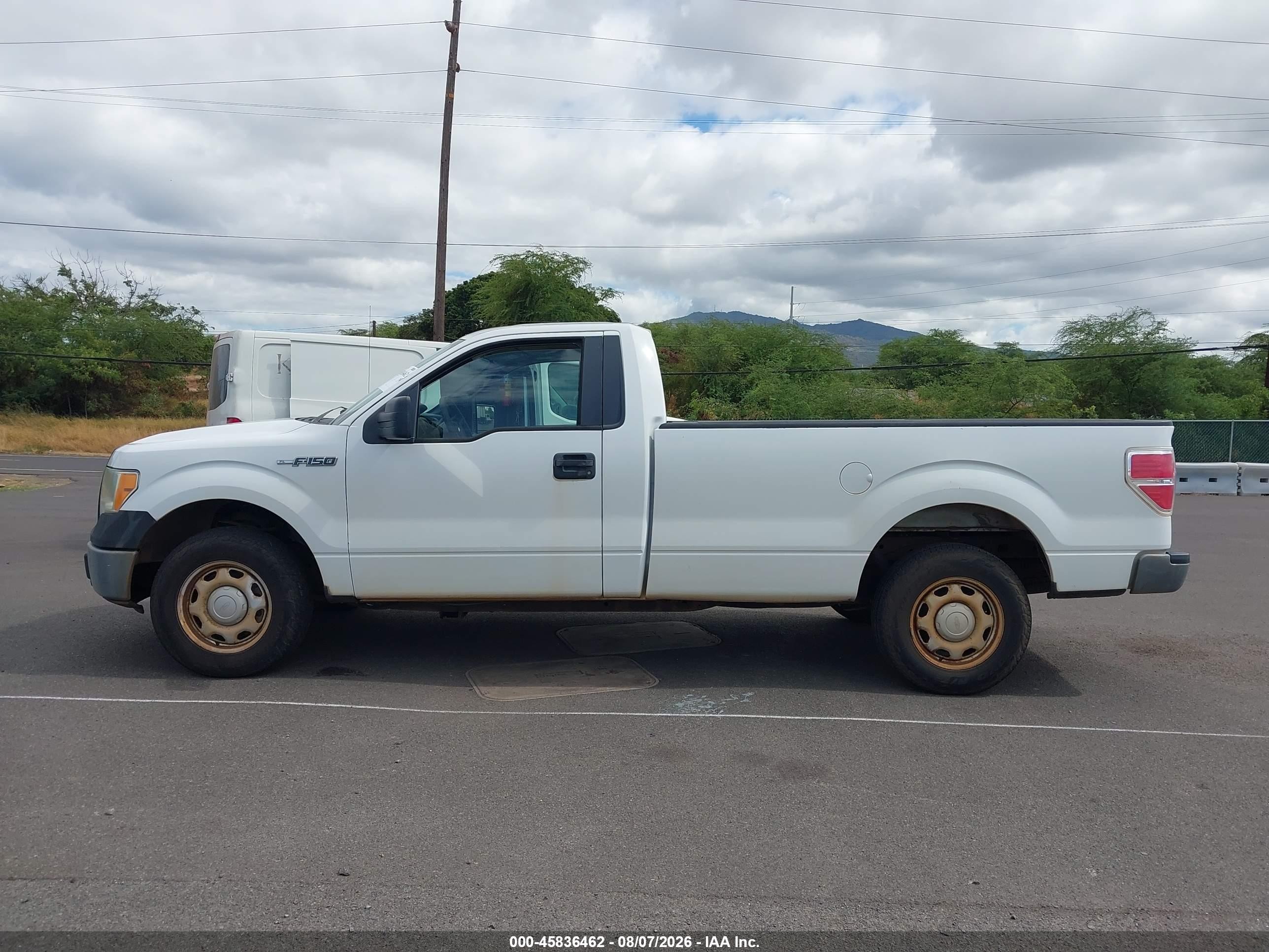 2010 Ford F-150   White vin: 1FTMF1CW4AKE61536