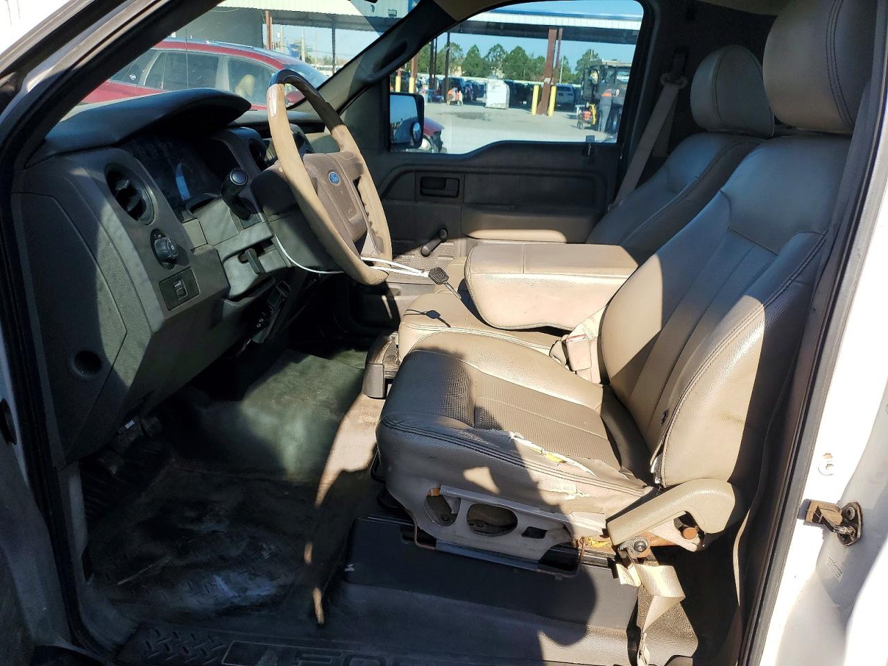 2010 Ford F150 Белый vin: 1FTMF1CW5AKB37351