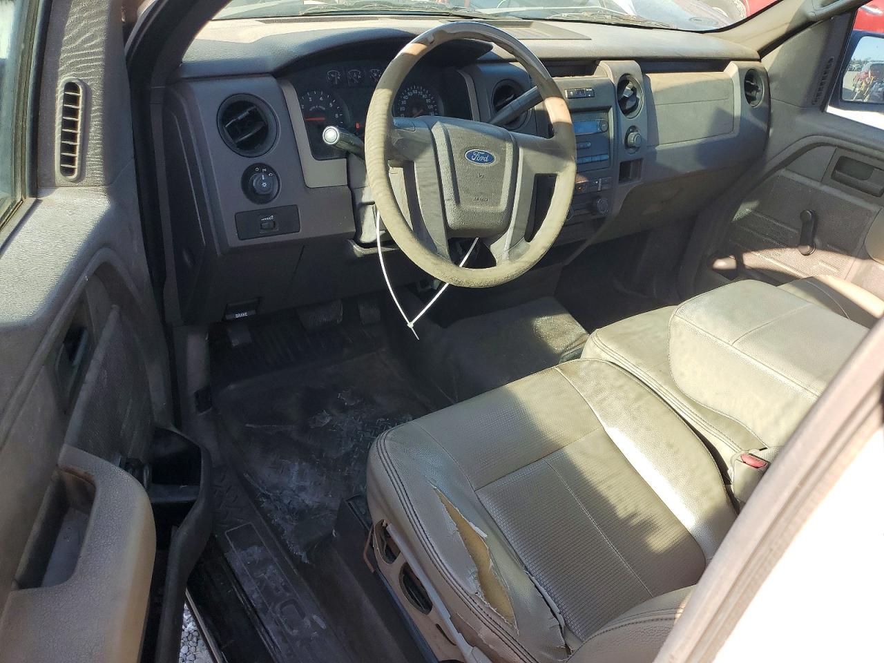 2010 Ford F150 Белый vin: 1FTMF1CW5AKB37351