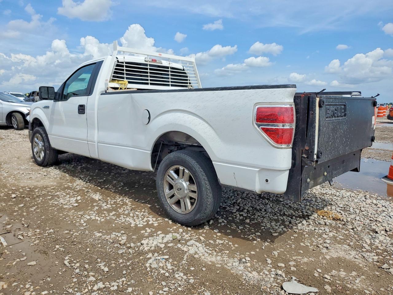2010 Ford F150 White vin: 1FTMF1CW5AKE39514