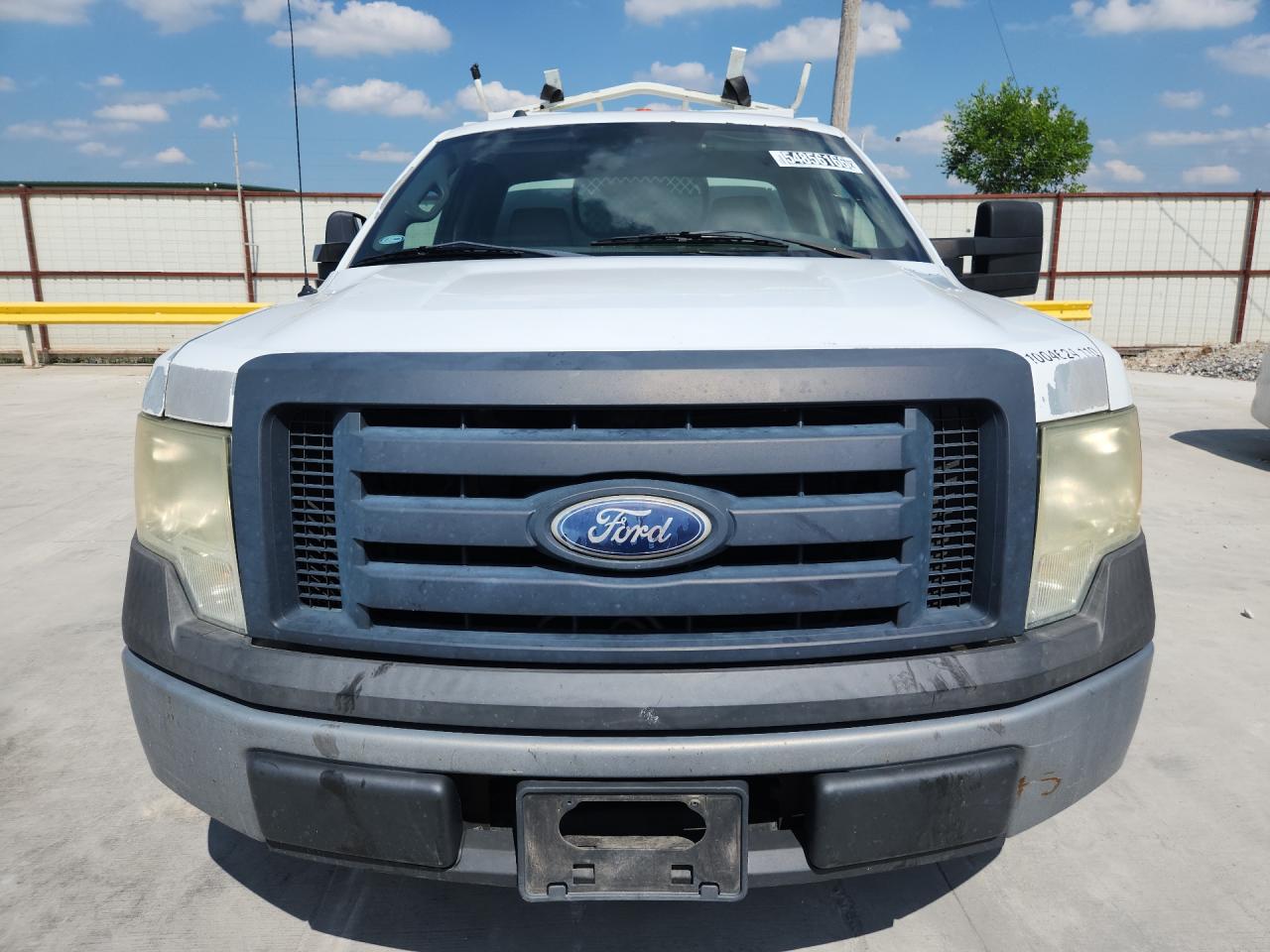 2010 Ford F150 White vin: 1FTMF1CW6AKB11079 Damage: Left Head Lamp, Faded, Repair Required