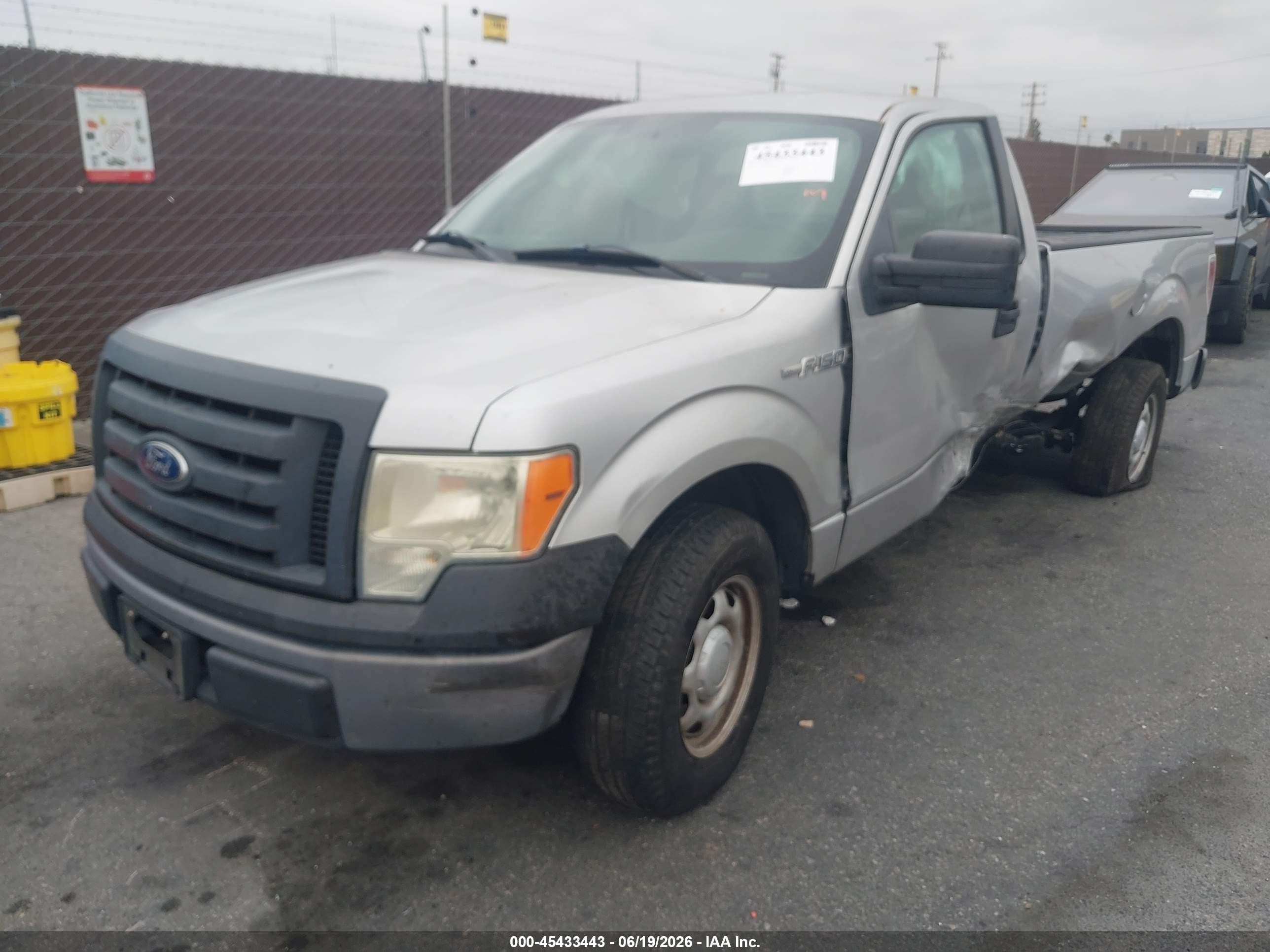 2010 Ford F-150   Silver vin: 1FTMF1CW7AKC54669