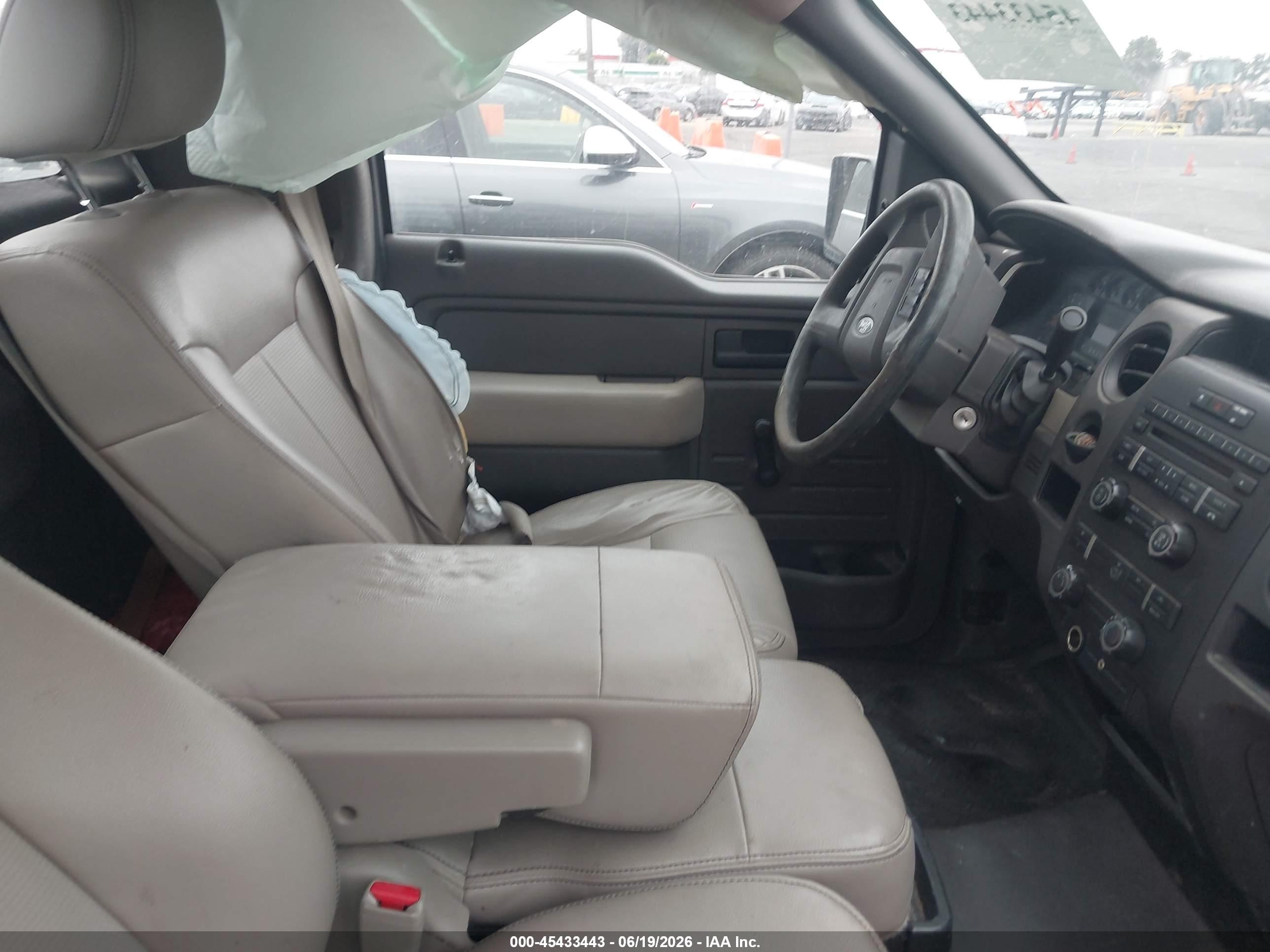 2010 Ford F-150   Silver vin: 1FTMF1CW7AKC54669