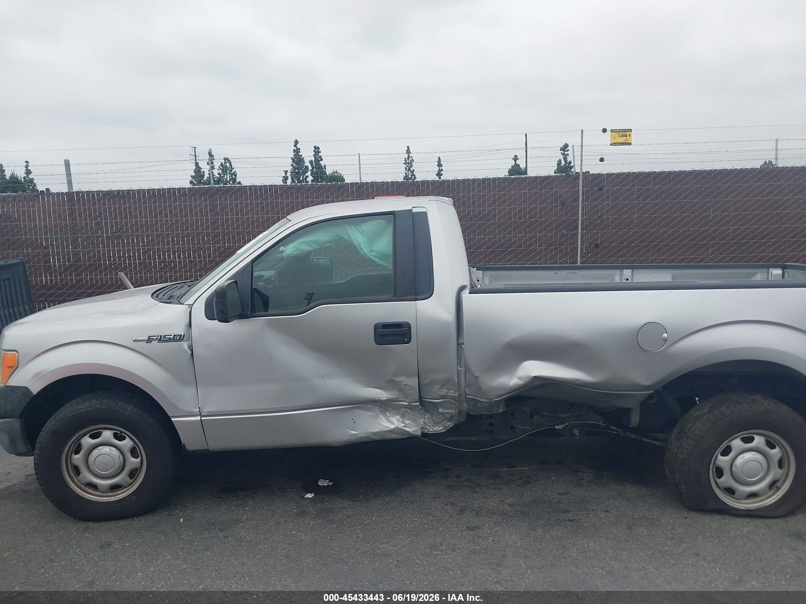 2010 Ford F-150   Silver vin: 1FTMF1CW7AKC54669