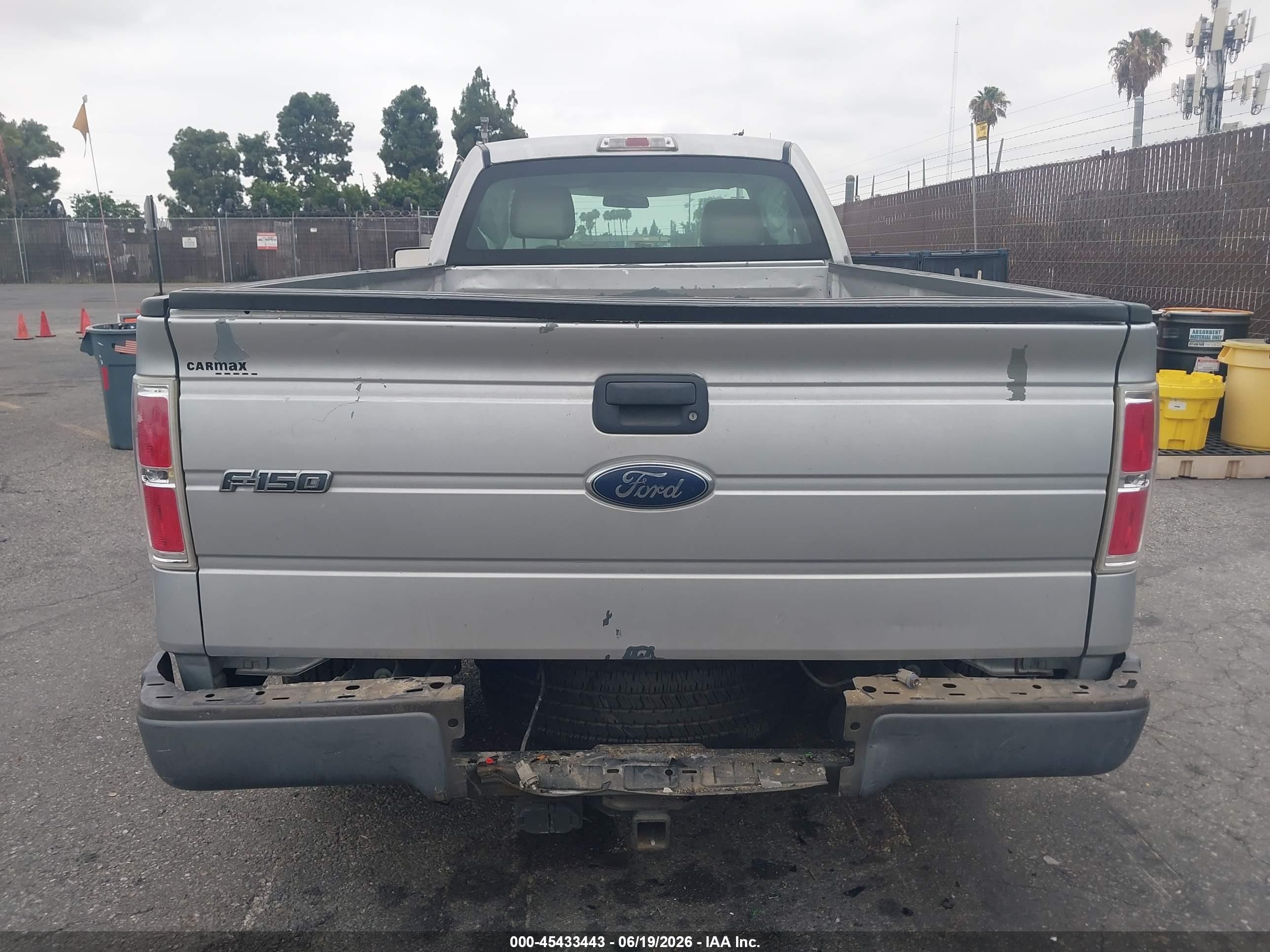 2010 Ford F-150   Silver vin: 1FTMF1CW7AKC54669